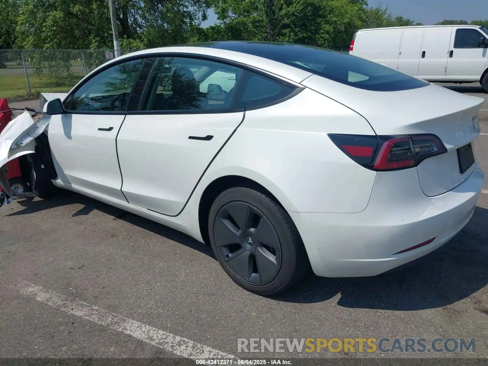3 Photograph of a damaged car 5YJ3E1EA5PF555642 TESLA MODEL 3 2023
