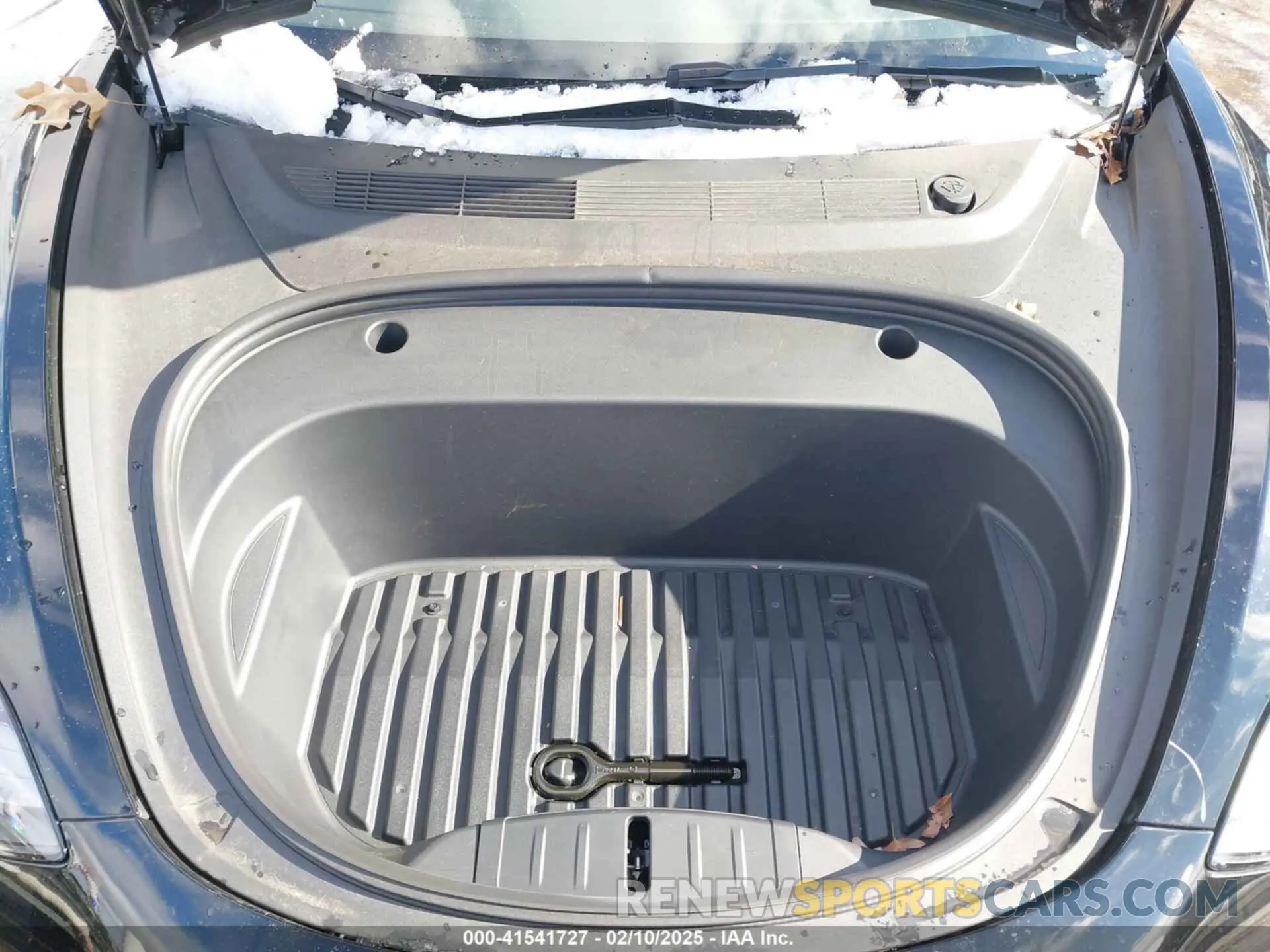 10 Photograph of a damaged car 5YJ3E1EA5PF563496 TESLA MODEL 3 2023