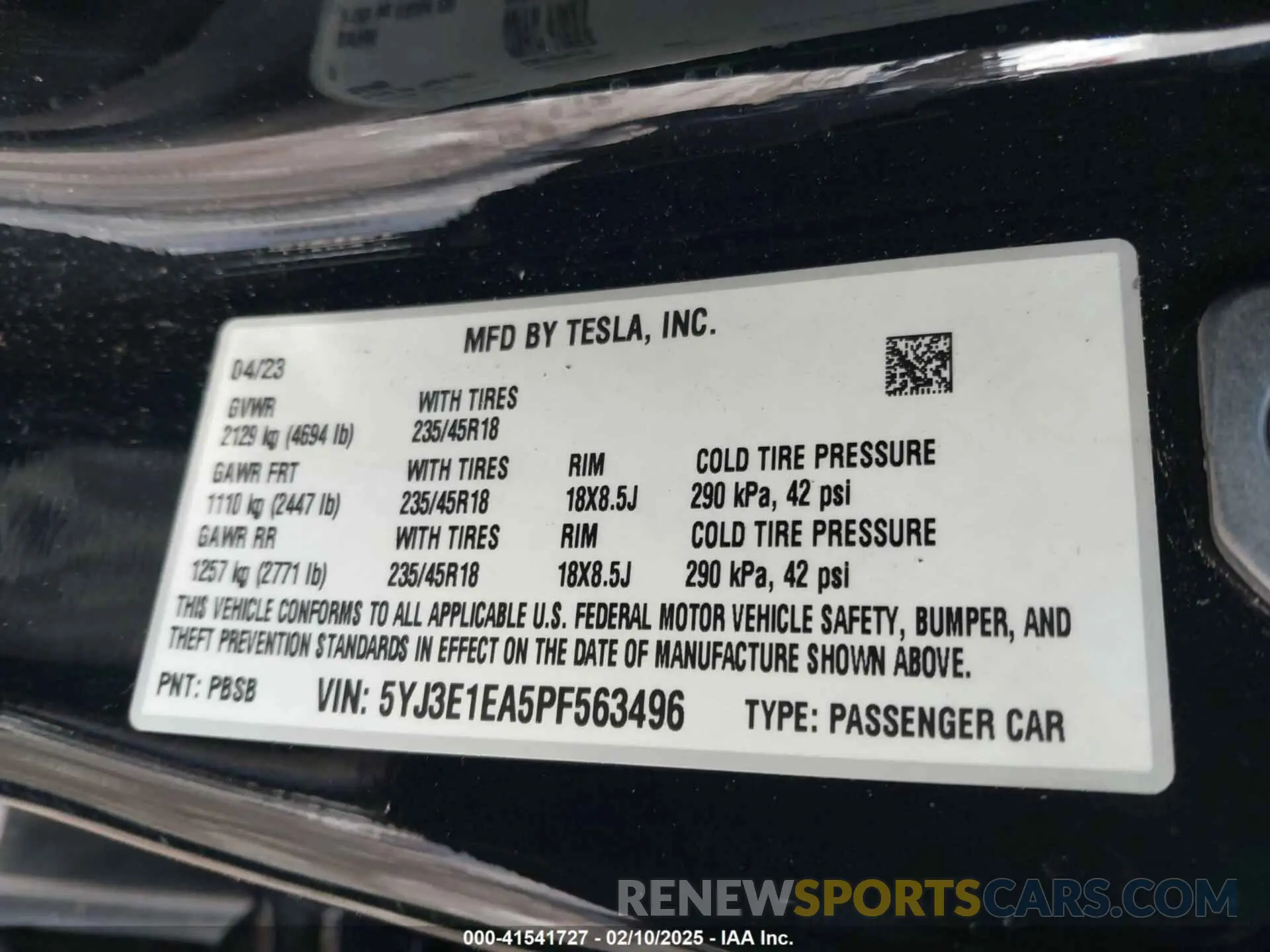 9 Photograph of a damaged car 5YJ3E1EA5PF563496 TESLA MODEL 3 2023