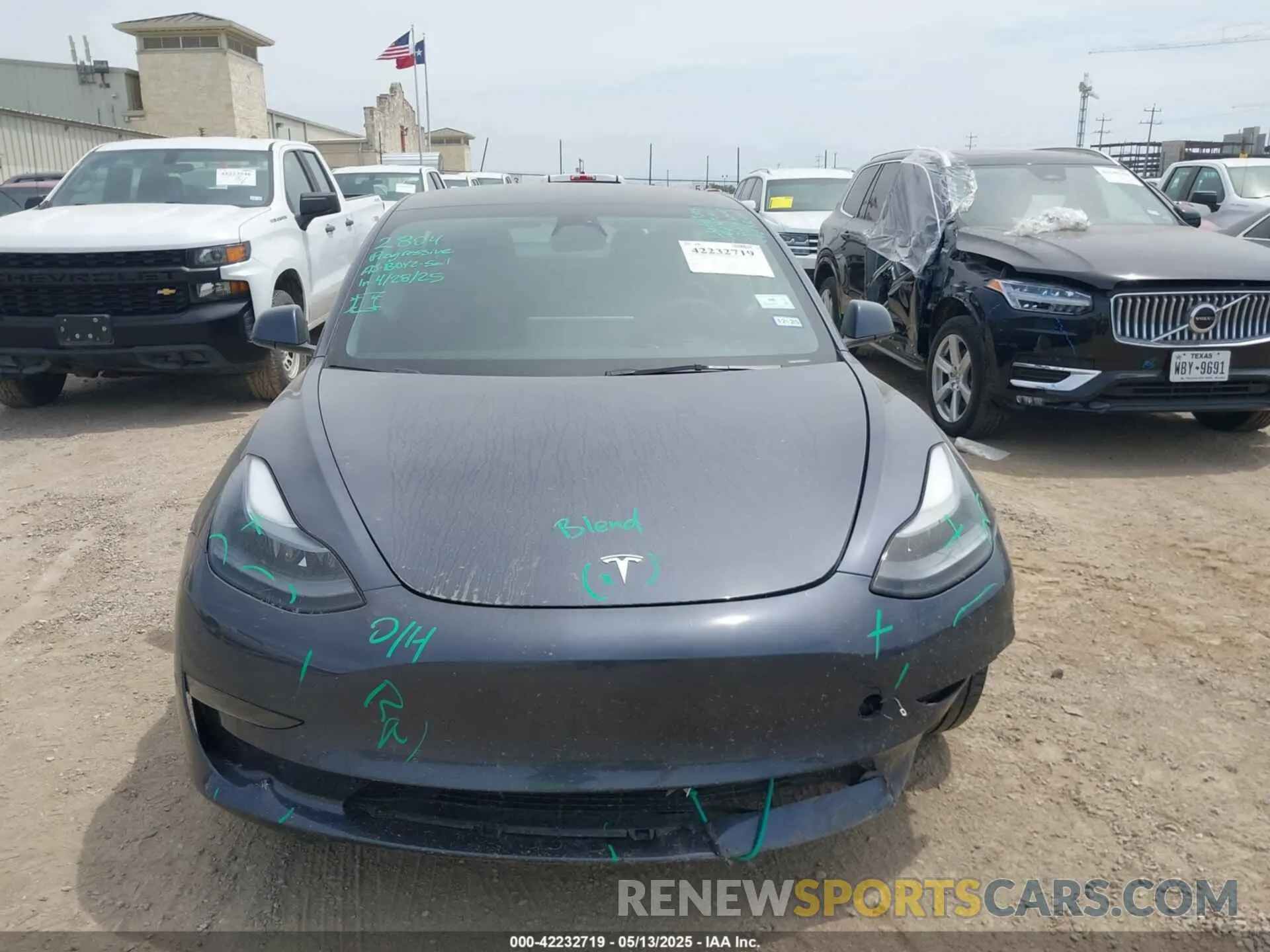 13 Photograph of a damaged car 5YJ3E1EA5PF565071 TESLA MODEL 3 2023