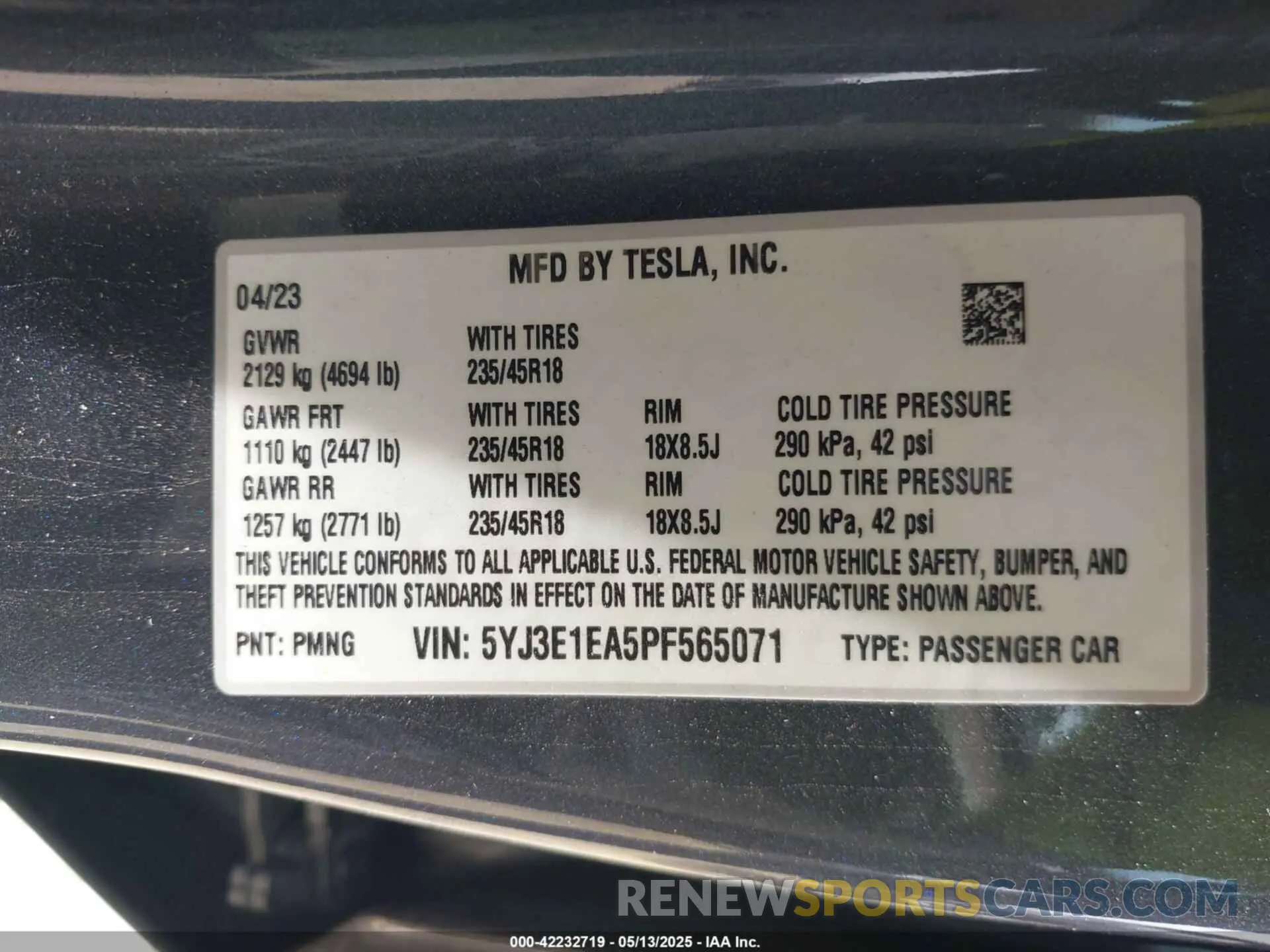 9 Photograph of a damaged car 5YJ3E1EA5PF565071 TESLA MODEL 3 2023