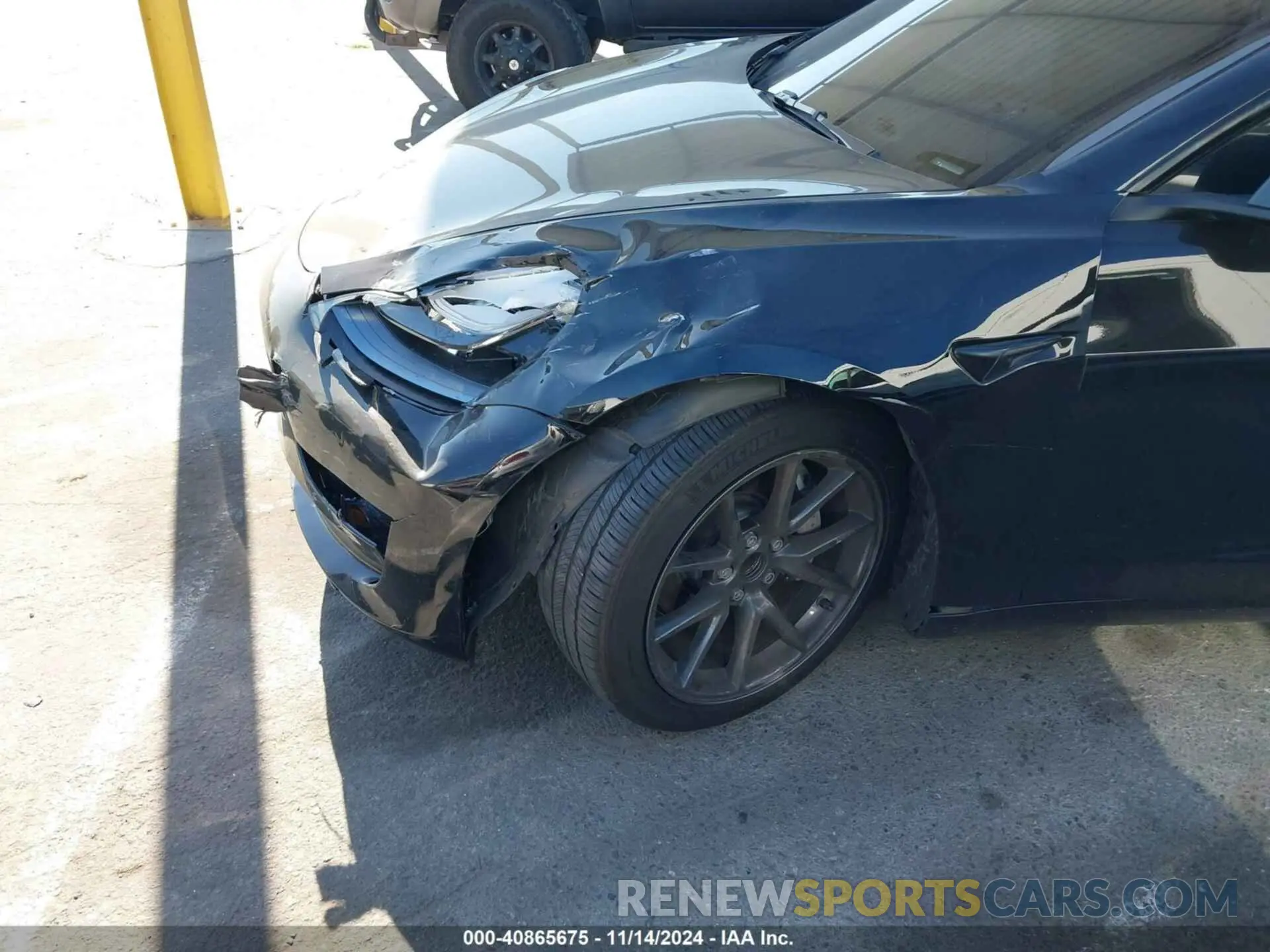 6 Photograph of a damaged car 5YJ3E1EA5PF571243 TESLA MODEL 3 2023
