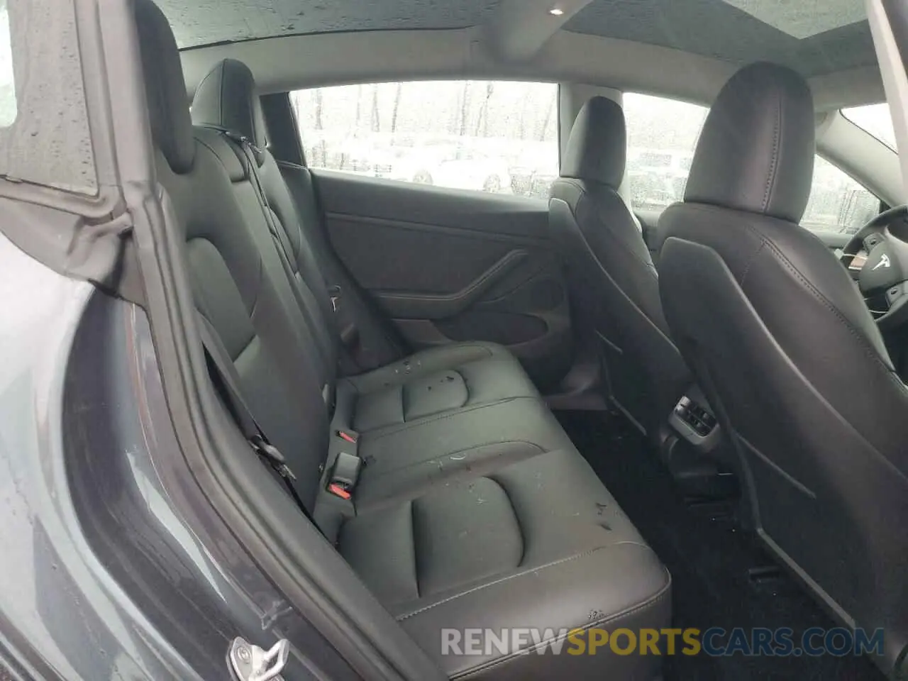 10 Photograph of a damaged car 5YJ3E1EA5PF575471 TESLA MODEL 3 2023