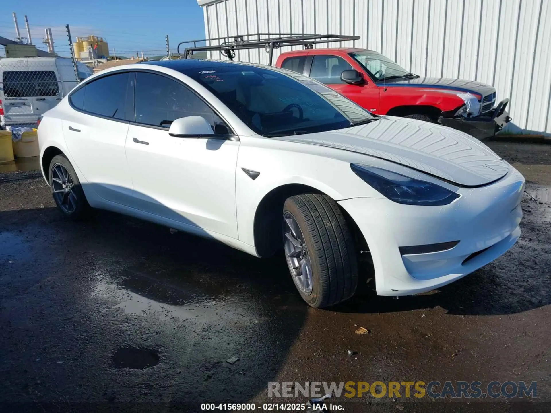 1 Photograph of a damaged car 5YJ3E1EA5PF598393 TESLA MODEL 3 2023