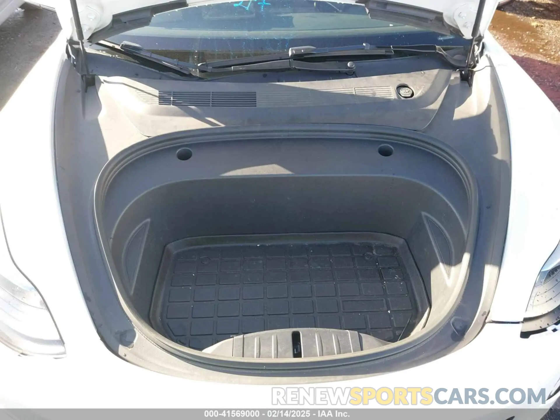10 Photograph of a damaged car 5YJ3E1EA5PF598393 TESLA MODEL 3 2023