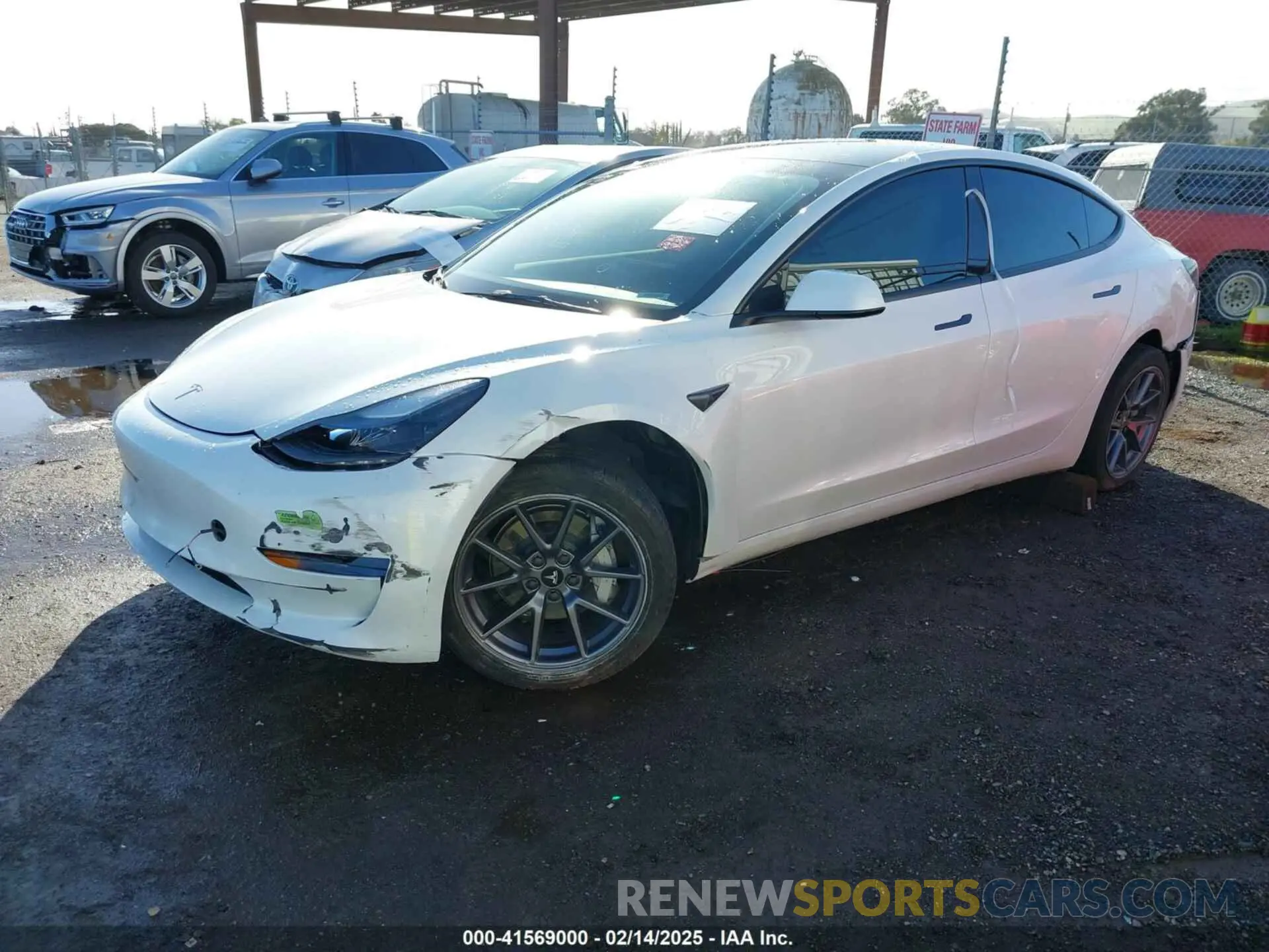 2 Photograph of a damaged car 5YJ3E1EA5PF598393 TESLA MODEL 3 2023