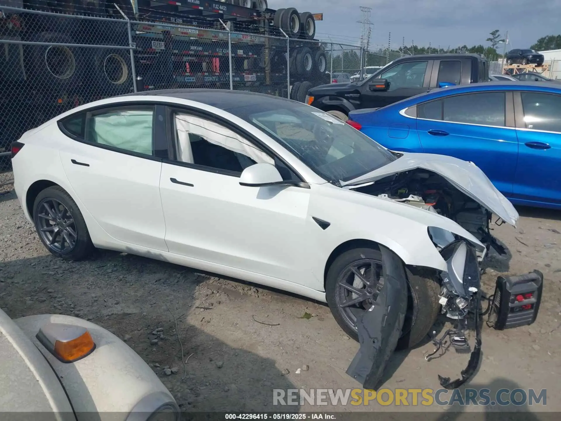 12 Photograph of a damaged car 5YJ3E1EA5PF599575 TESLA MODEL 3 2023