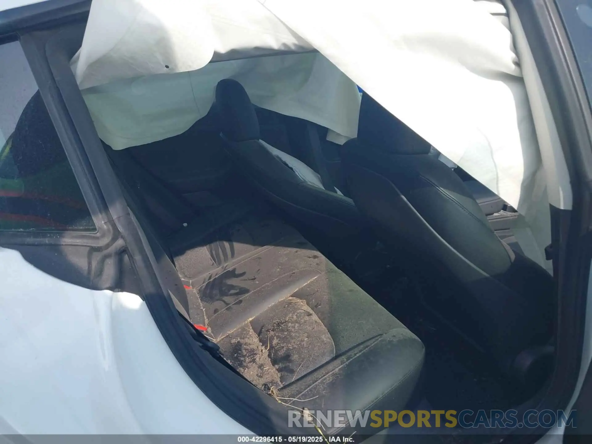 8 Photograph of a damaged car 5YJ3E1EA5PF599575 TESLA MODEL 3 2023