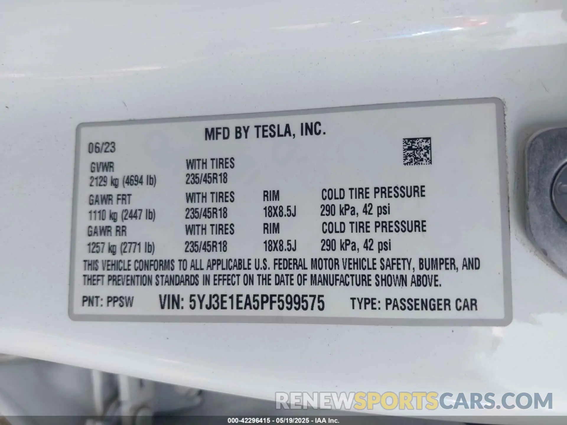 9 Photograph of a damaged car 5YJ3E1EA5PF599575 TESLA MODEL 3 2023