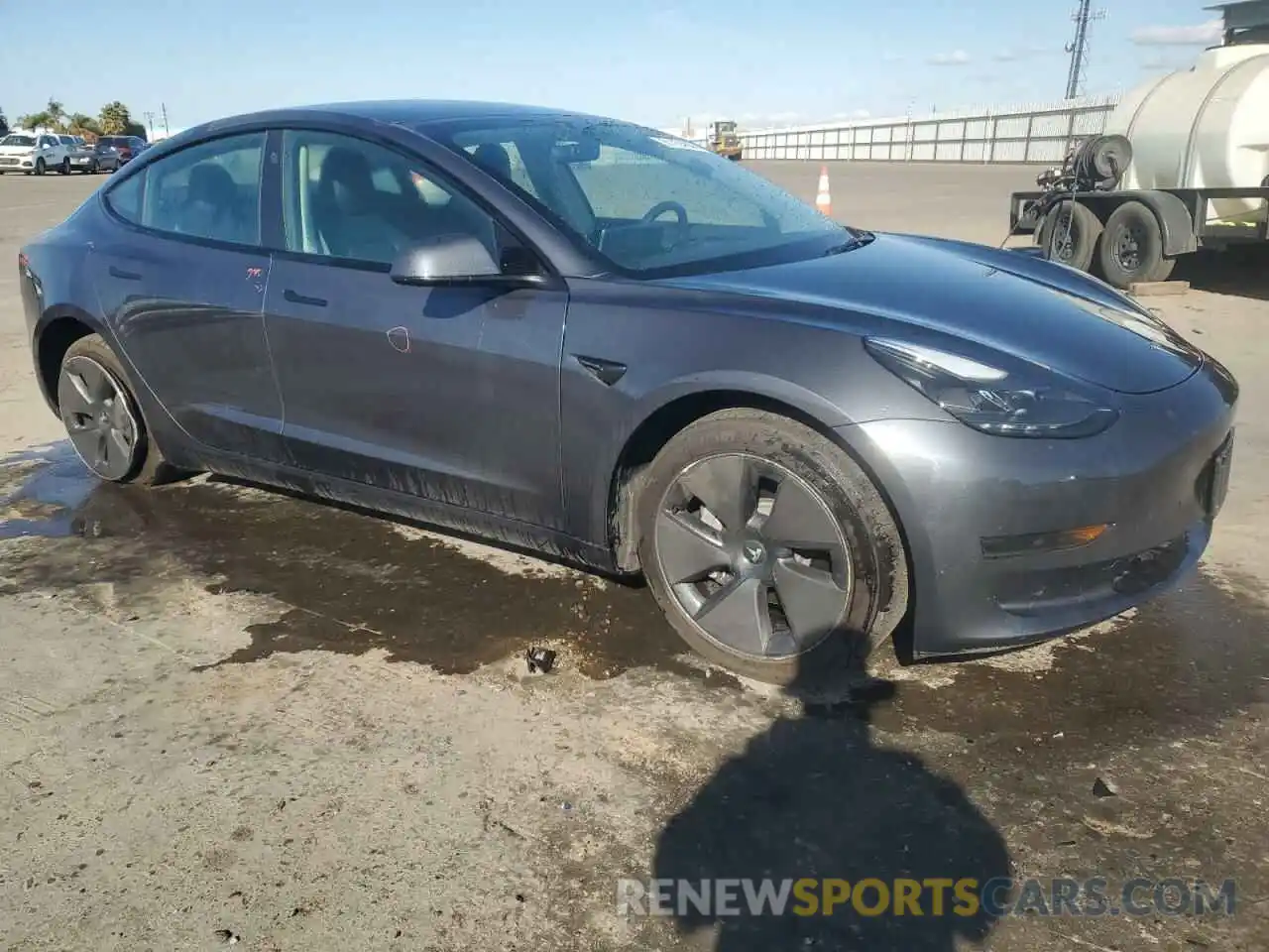 4 Photograph of a damaged car 5YJ3E1EA5PF601633 TESLA MODEL 3 2023