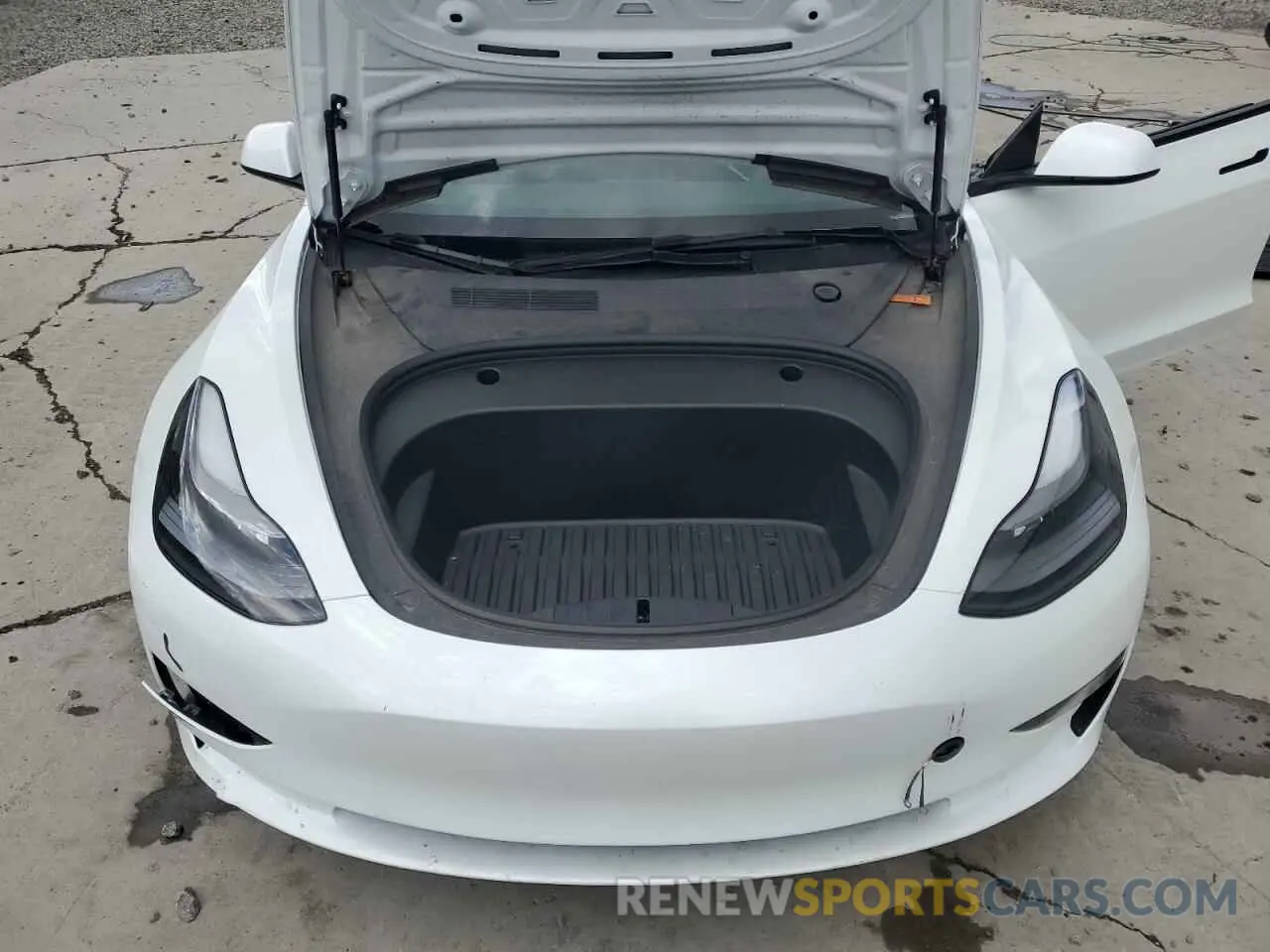11 Photograph of a damaged car 5YJ3E1EA5PF603236 TESLA MODEL 3 2023