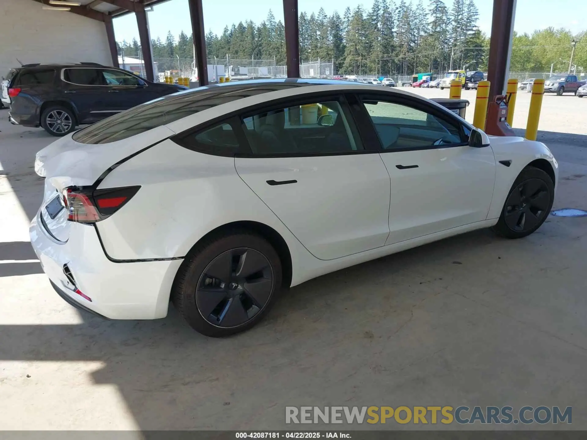 4 Photograph of a damaged car 5YJ3E1EA5PF610431 TESLA MODEL 3 2023