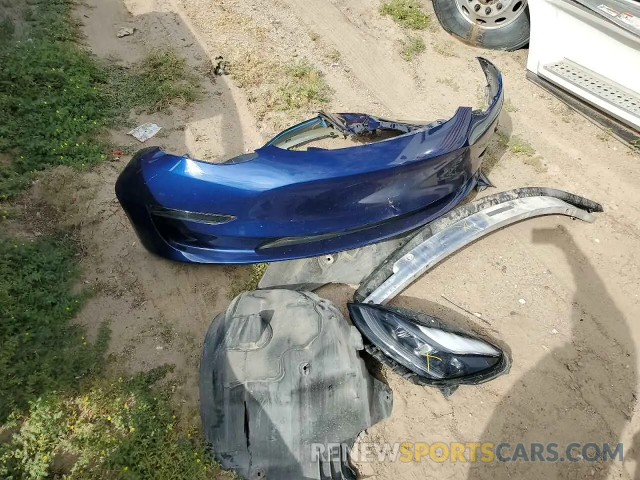 13 Photograph of a damaged car 5YJ3E1EA5PF638097 TESLA MODEL 3 2023