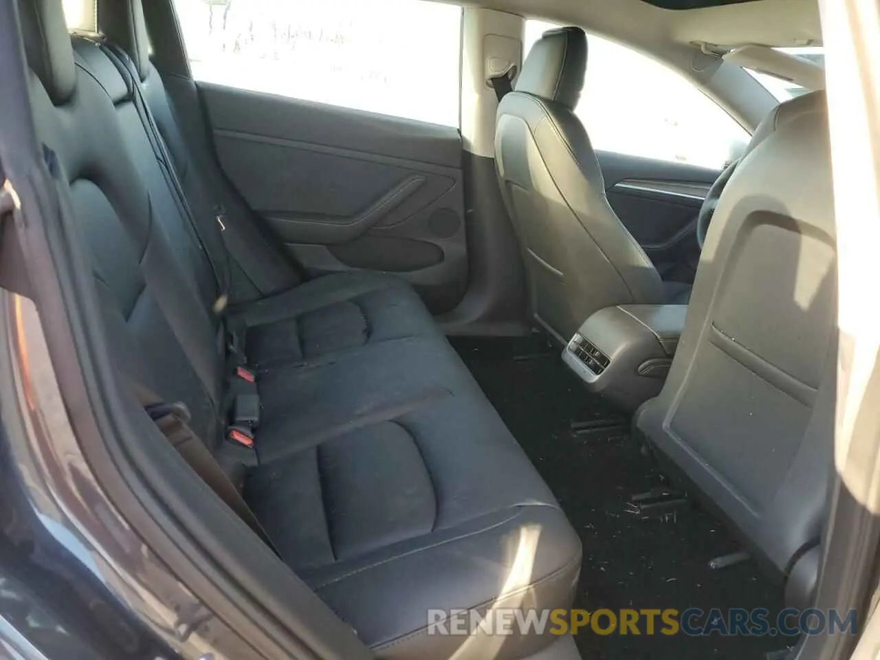 10 Photograph of a damaged car 5YJ3E1EA5PF641243 TESLA MODEL 3 2023