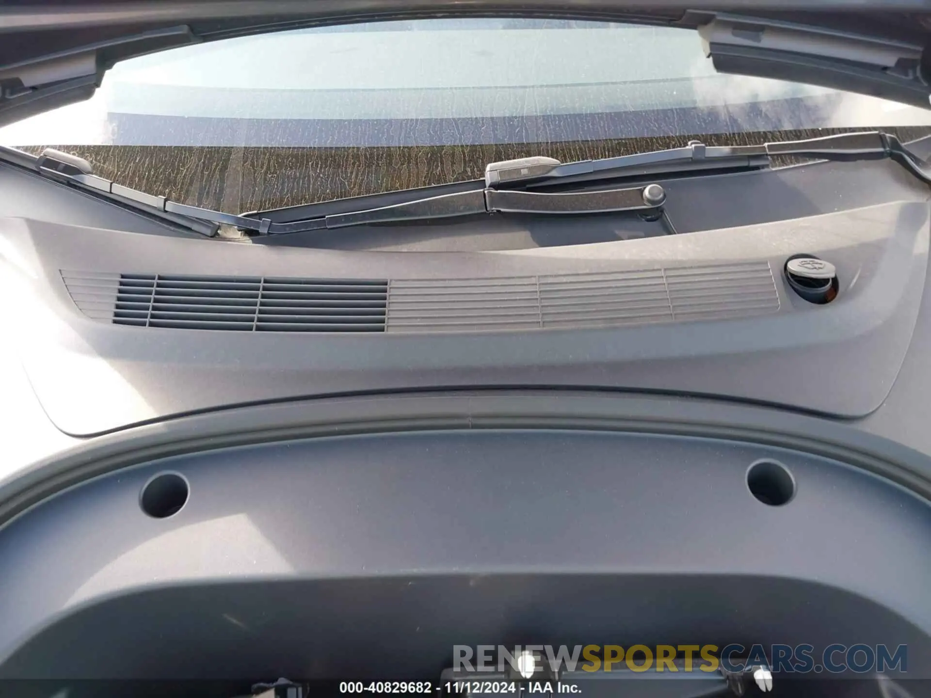 10 Photograph of a damaged car 5YJ3E1EA5PF648404 TESLA MODEL 3 2023