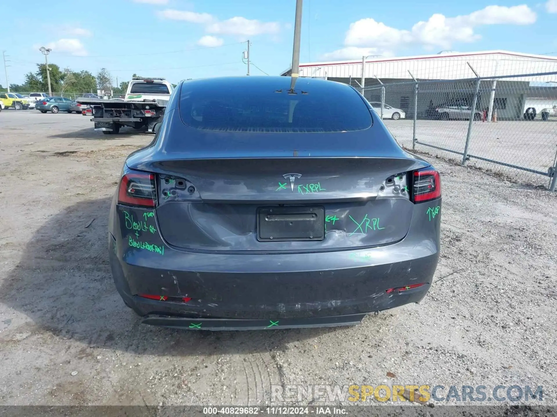 17 Photograph of a damaged car 5YJ3E1EA5PF648404 TESLA MODEL 3 2023