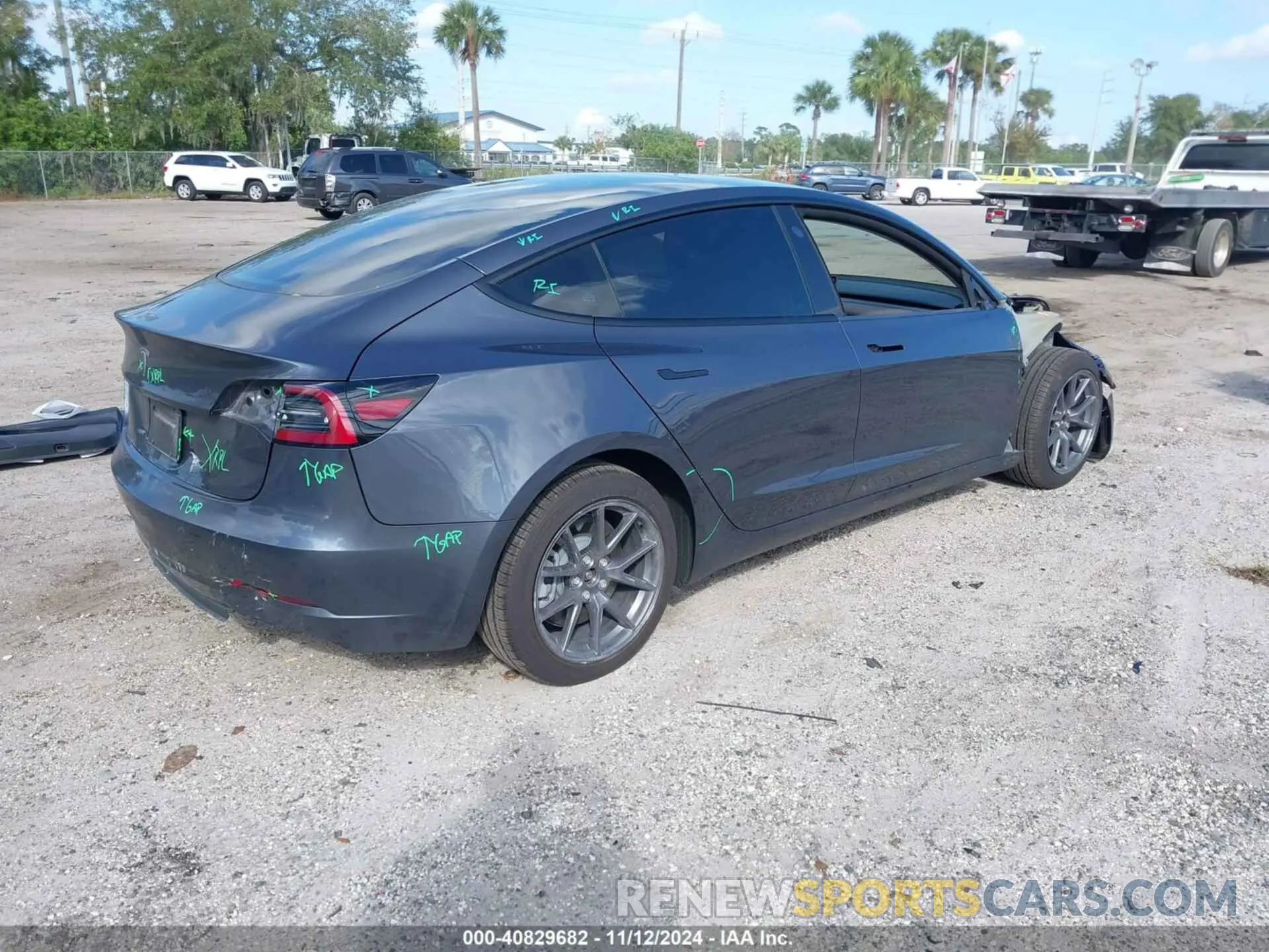 4 Photograph of a damaged car 5YJ3E1EA5PF648404 TESLA MODEL 3 2023