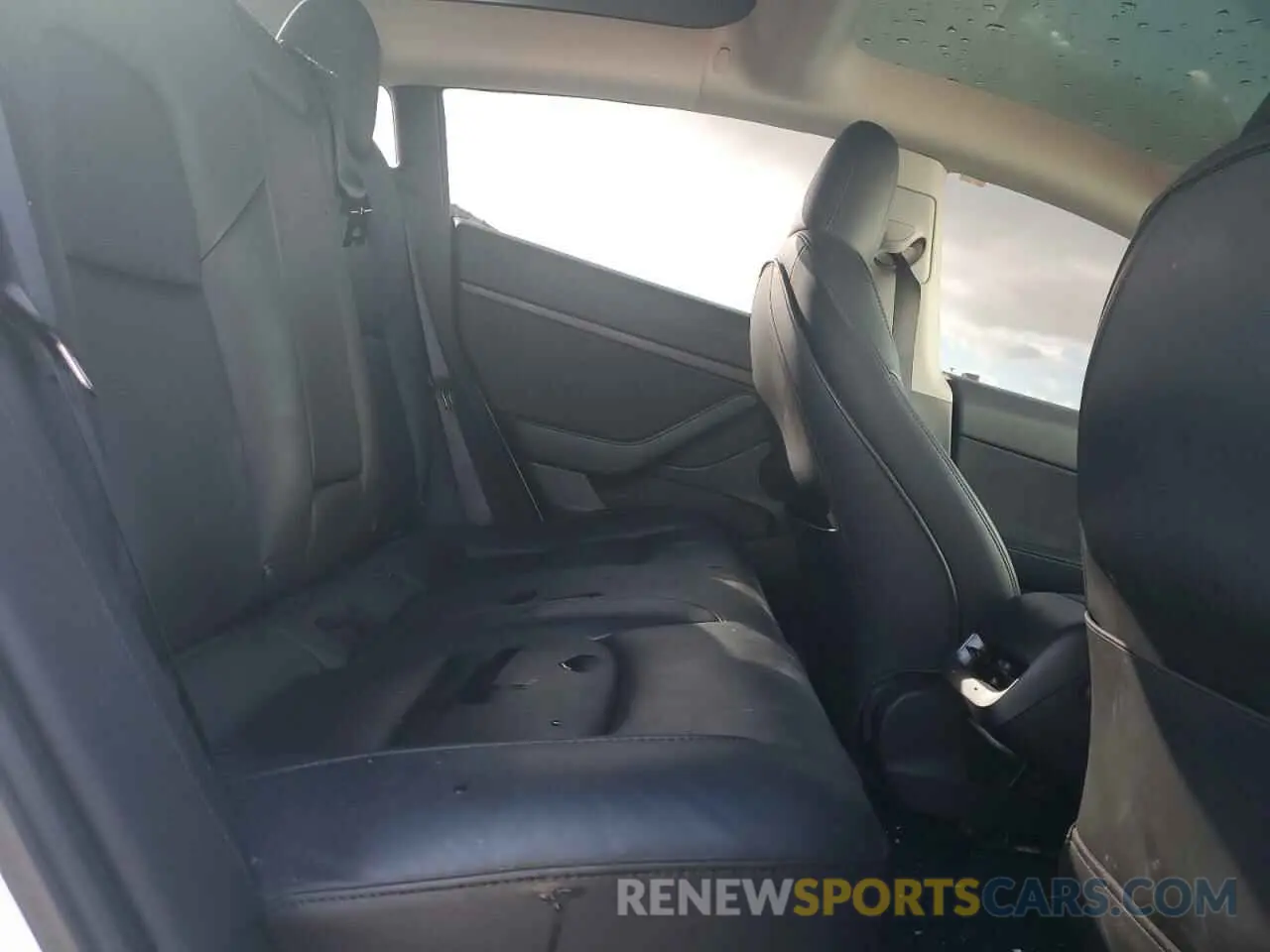 10 Photograph of a damaged car 5YJ3E1EA5PF652646 TESLA MODEL 3 2023