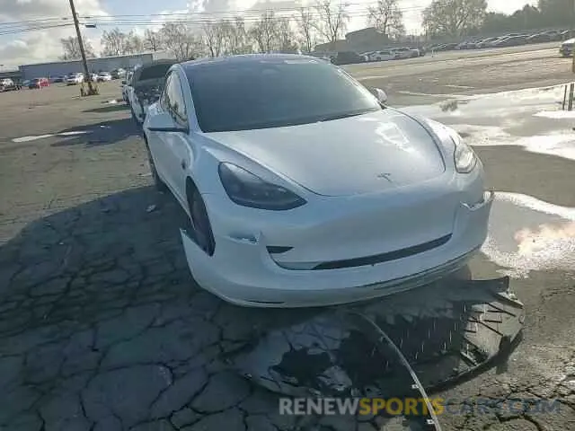 11 Photograph of a damaged car 5YJ3E1EA5PF652646 TESLA MODEL 3 2023