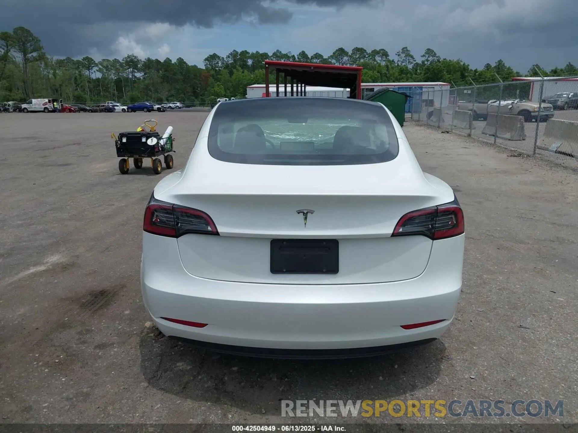 16 Photograph of a damaged car 5YJ3E1EA5PF663176 TESLA MODEL 3 2023