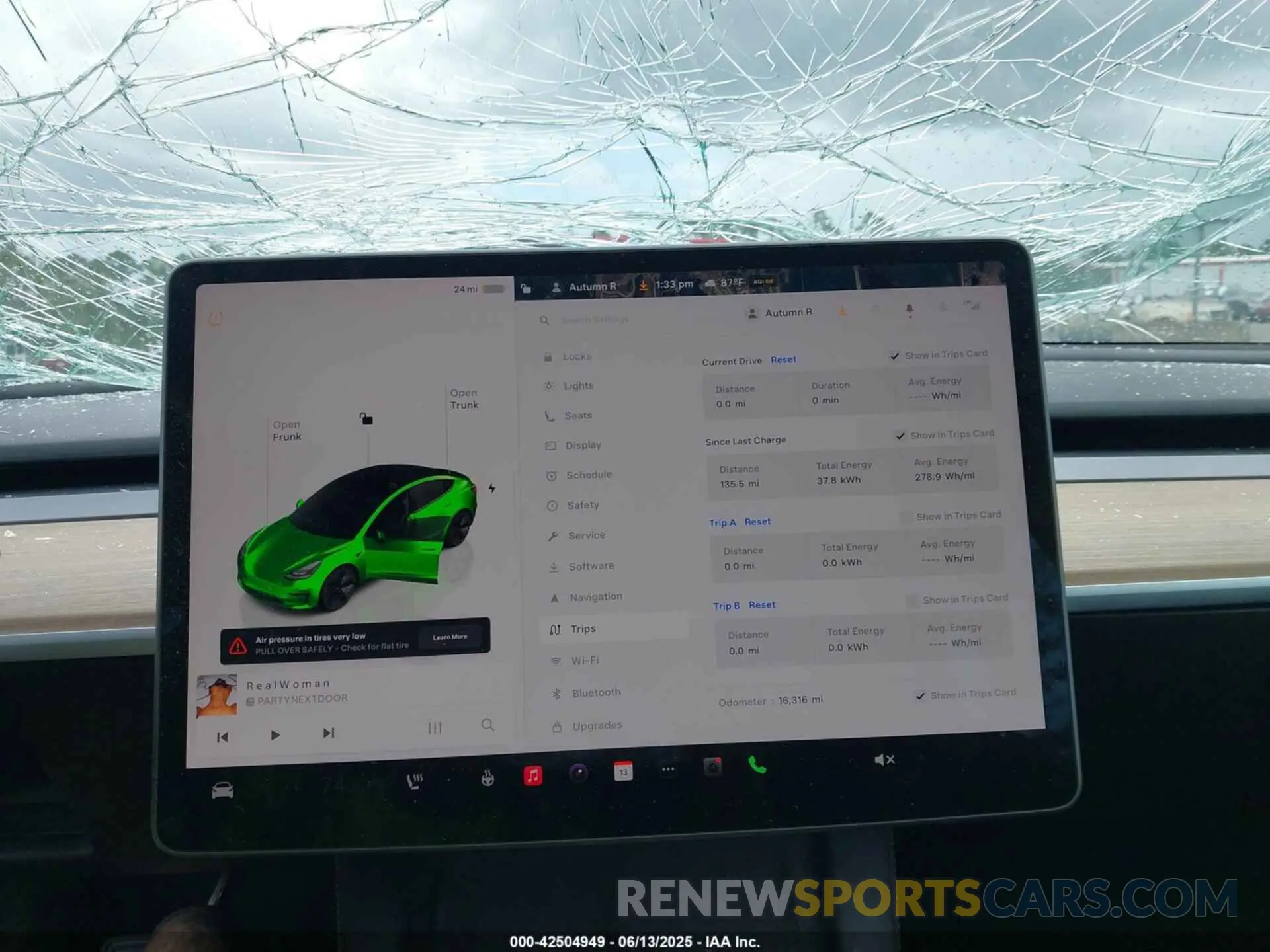 18 Photograph of a damaged car 5YJ3E1EA5PF663176 TESLA MODEL 3 2023