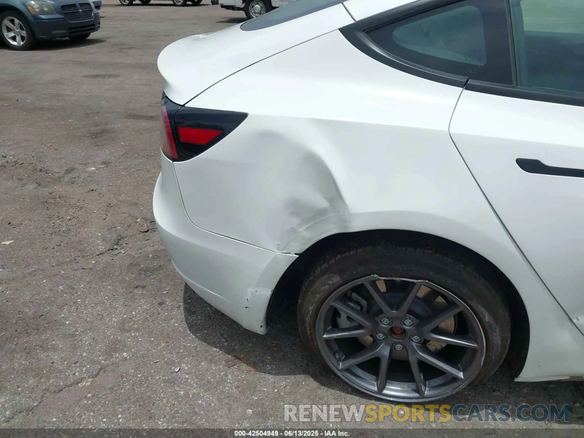 20 Photograph of a damaged car 5YJ3E1EA5PF663176 TESLA MODEL 3 2023