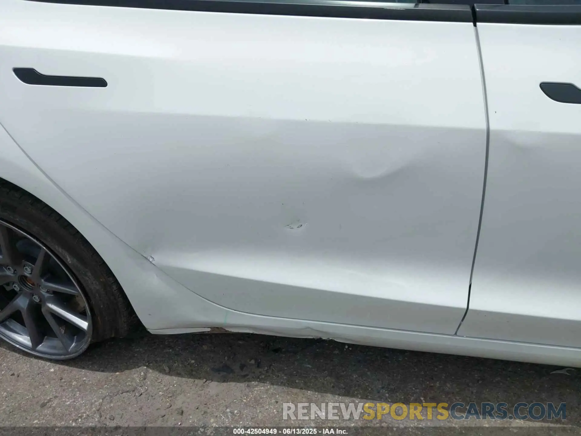 21 Photograph of a damaged car 5YJ3E1EA5PF663176 TESLA MODEL 3 2023
