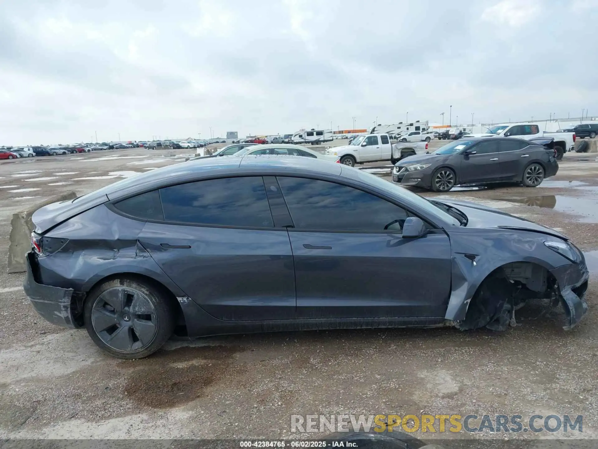 13 Photograph of a damaged car 5YJ3E1EA5PF676316 TESLA MODEL 3 2023