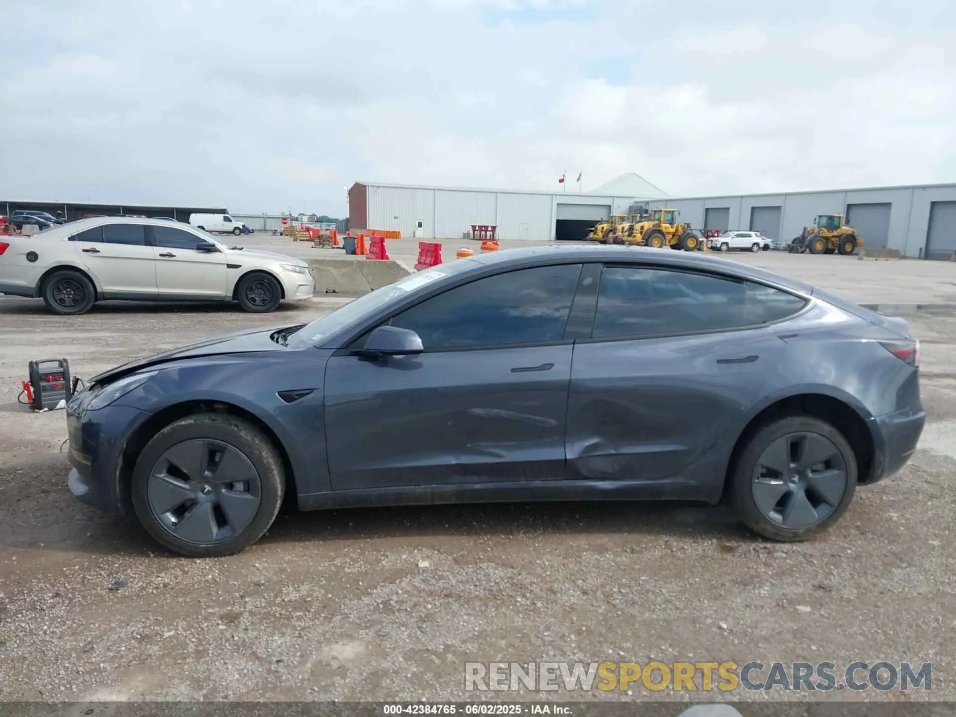 14 Photograph of a damaged car 5YJ3E1EA5PF676316 TESLA MODEL 3 2023