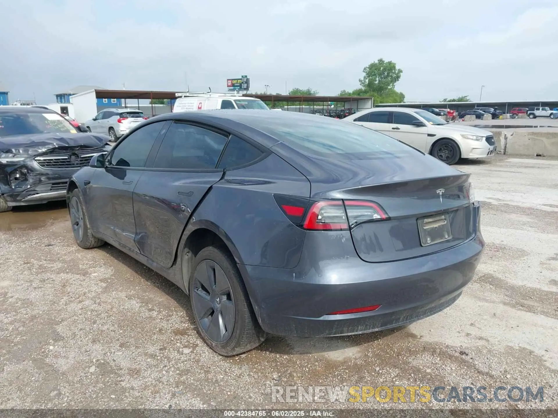 3 Photograph of a damaged car 5YJ3E1EA5PF676316 TESLA MODEL 3 2023