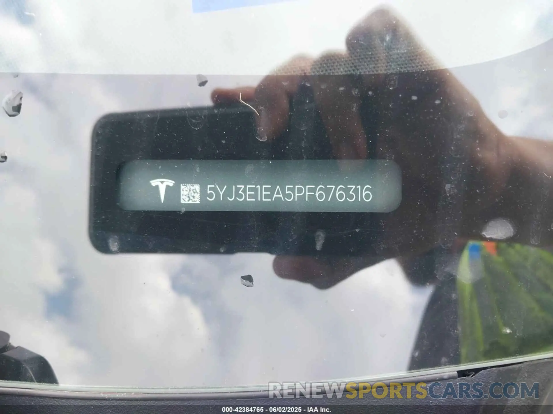 9 Photograph of a damaged car 5YJ3E1EA5PF676316 TESLA MODEL 3 2023