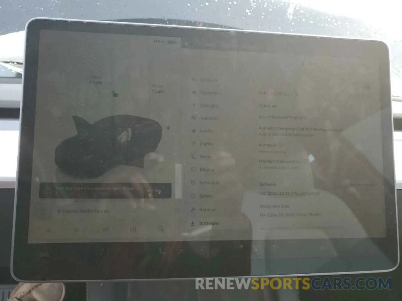 9 Photograph of a damaged car 5YJ3E1EA5PF695044 TESLA MODEL 3 2023