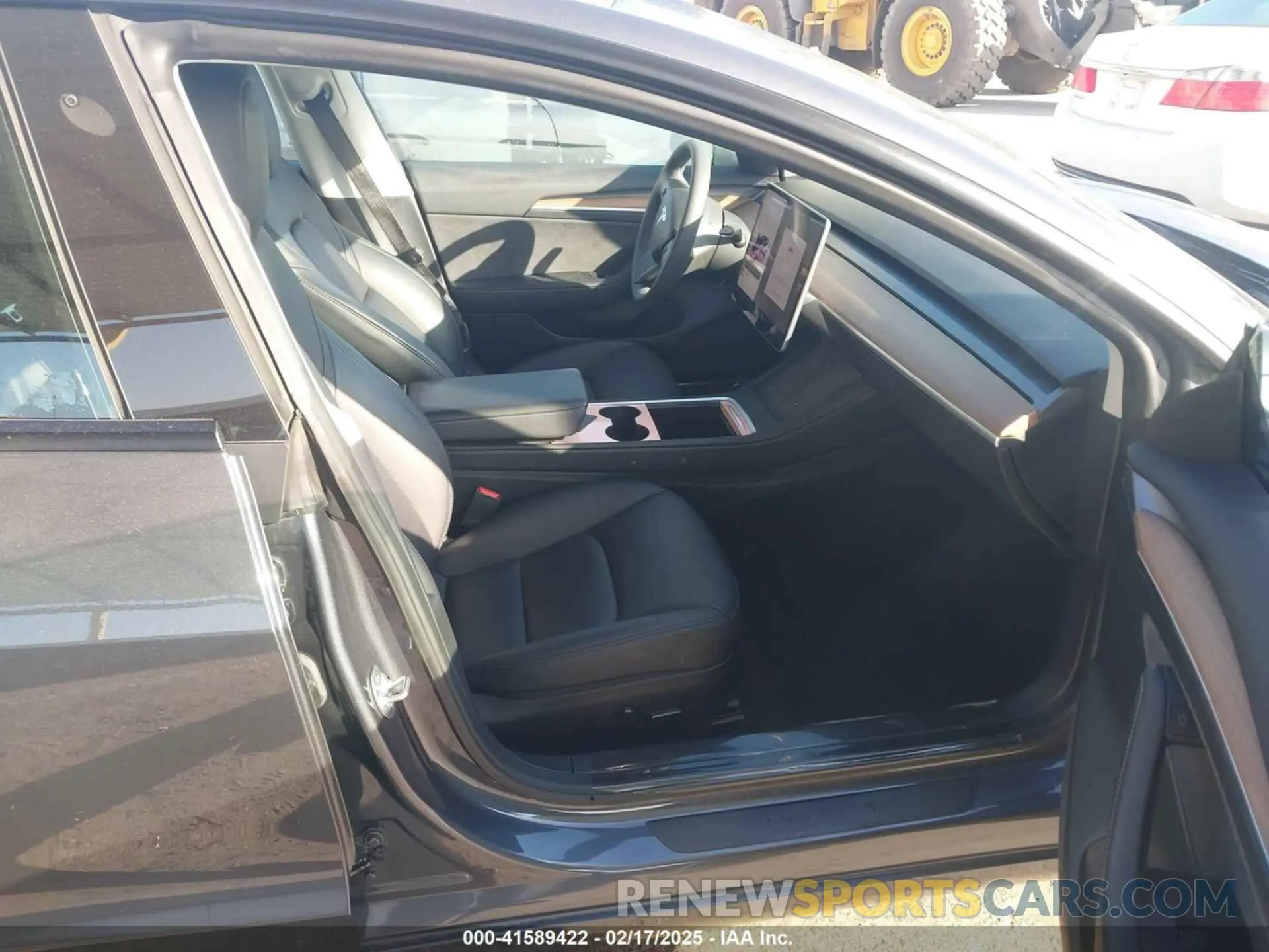 5 Photograph of a damaged car 5YJ3E1EA5PF697201 TESLA MODEL 3 2023