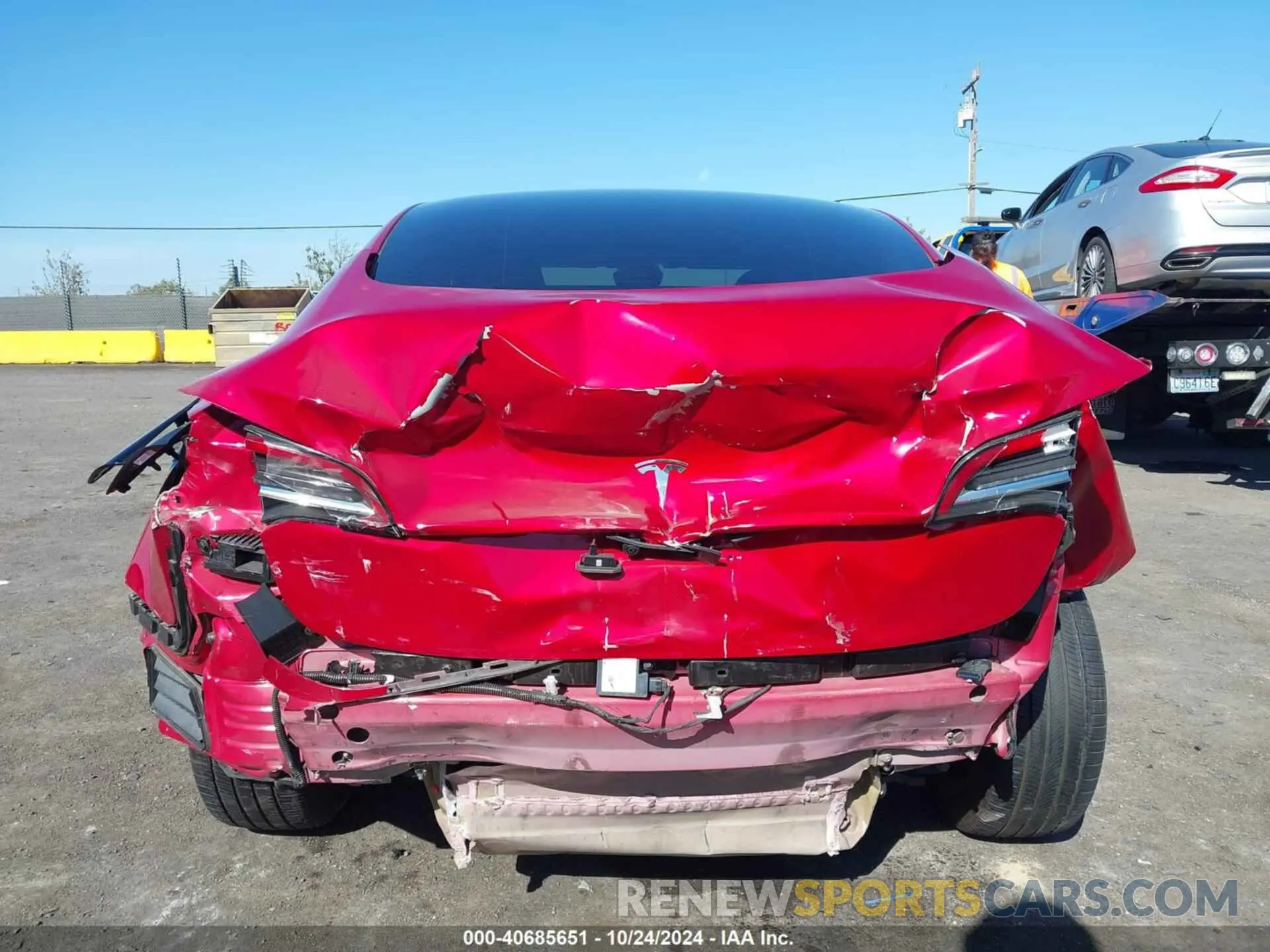 17 Photograph of a damaged car 5YJ3E1EA5PF697263 TESLA MODEL 3 2023