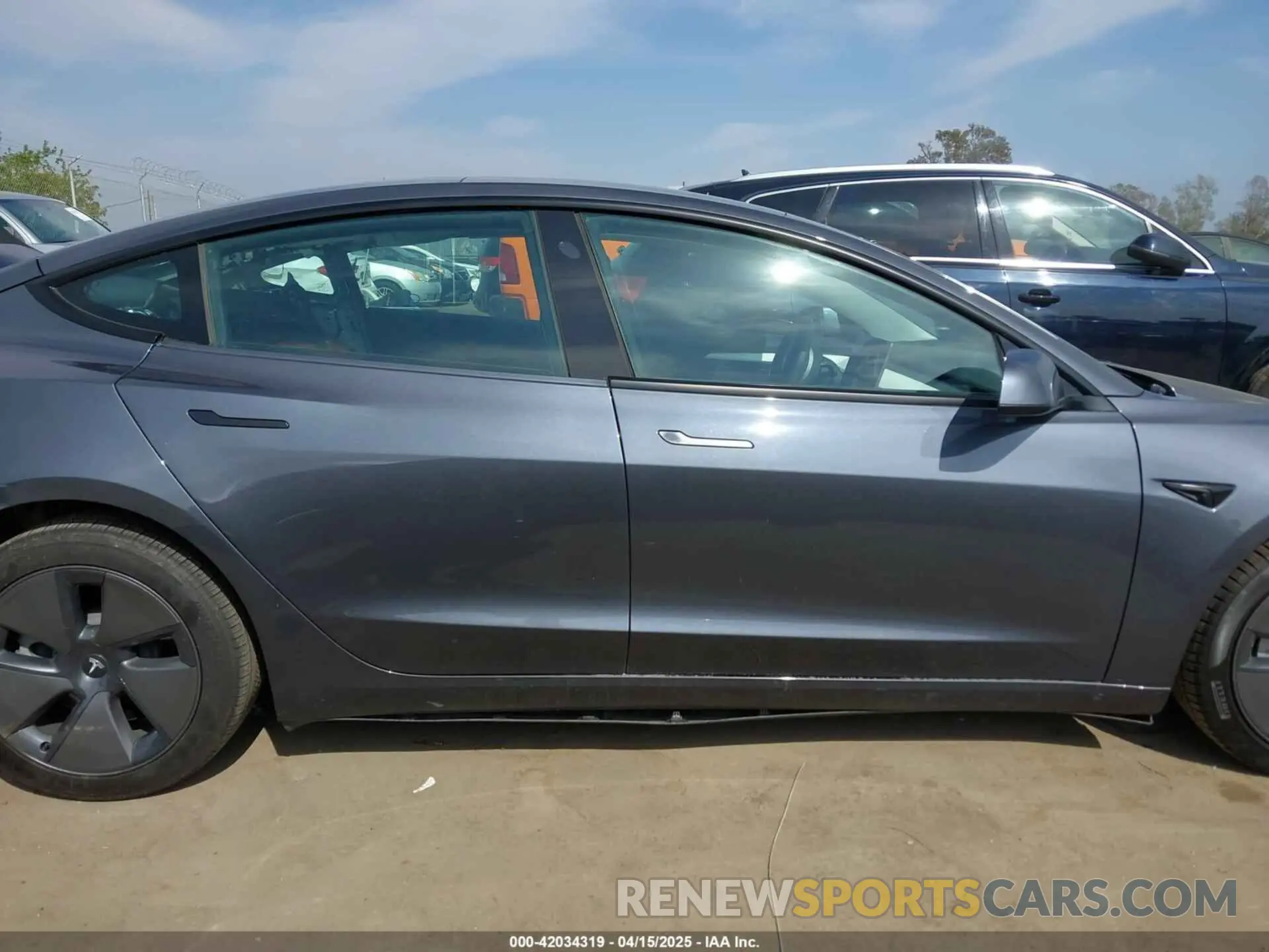 14 Photograph of a damaged car 5YJ3E1EA5PF700307 TESLA MODEL 3 2023