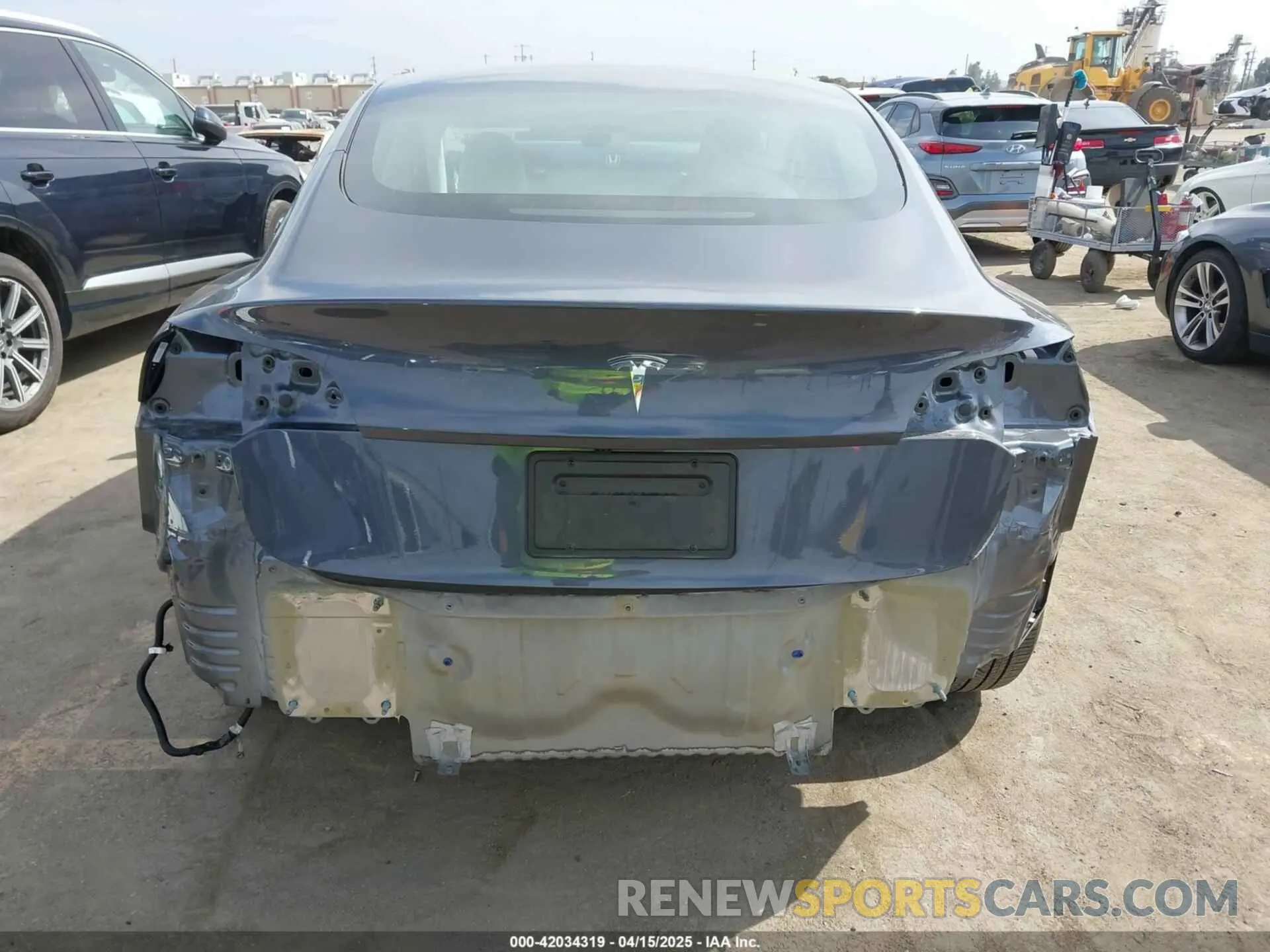 17 Photograph of a damaged car 5YJ3E1EA5PF700307 TESLA MODEL 3 2023