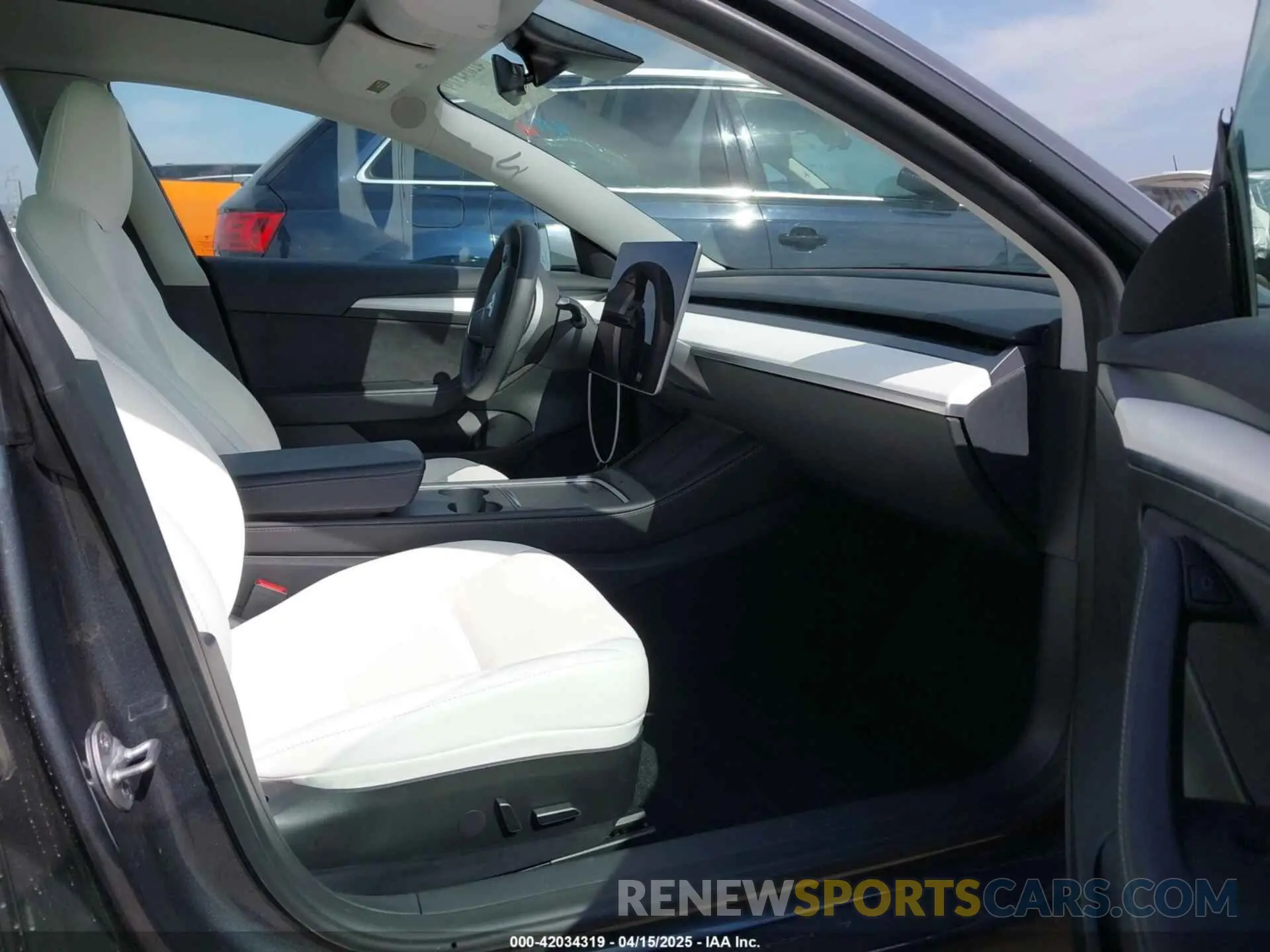 5 Photograph of a damaged car 5YJ3E1EA5PF700307 TESLA MODEL 3 2023