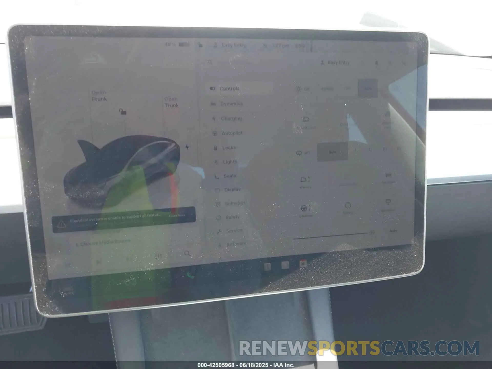 18 Photograph of a damaged car 5YJ3E1EA5PF709931 TESLA MODEL 3 2023