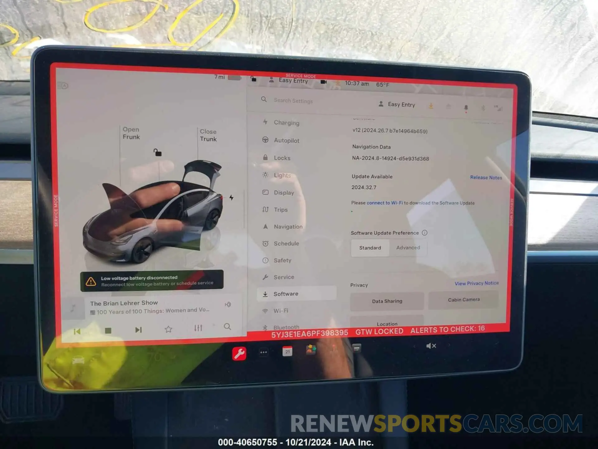 18 Photograph of a damaged car 5YJ3E1EA6PF398395 TESLA MODEL 3 2023