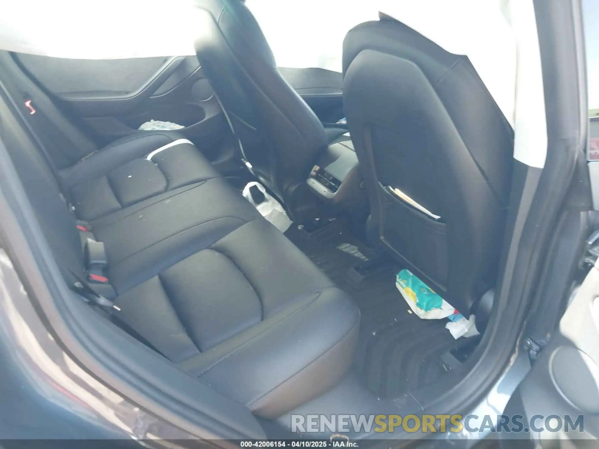 8 Photograph of a damaged car 5YJ3E1EA6PF403479 TESLA MODEL 3 2023