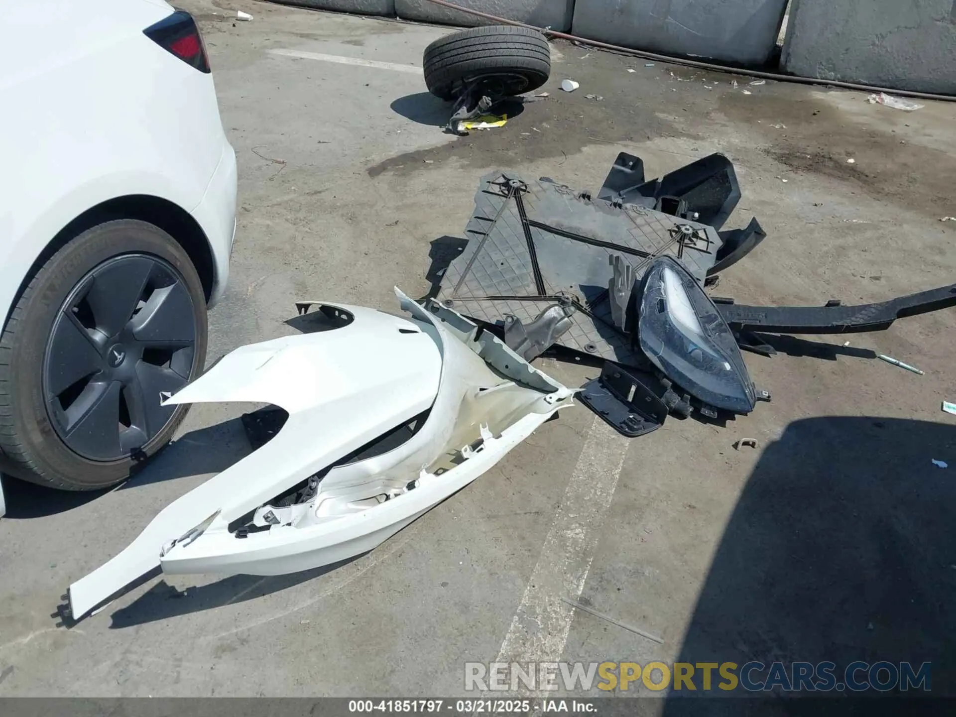 12 Photograph of a damaged car 5YJ3E1EA6PF405491 TESLA MODEL 3 2023