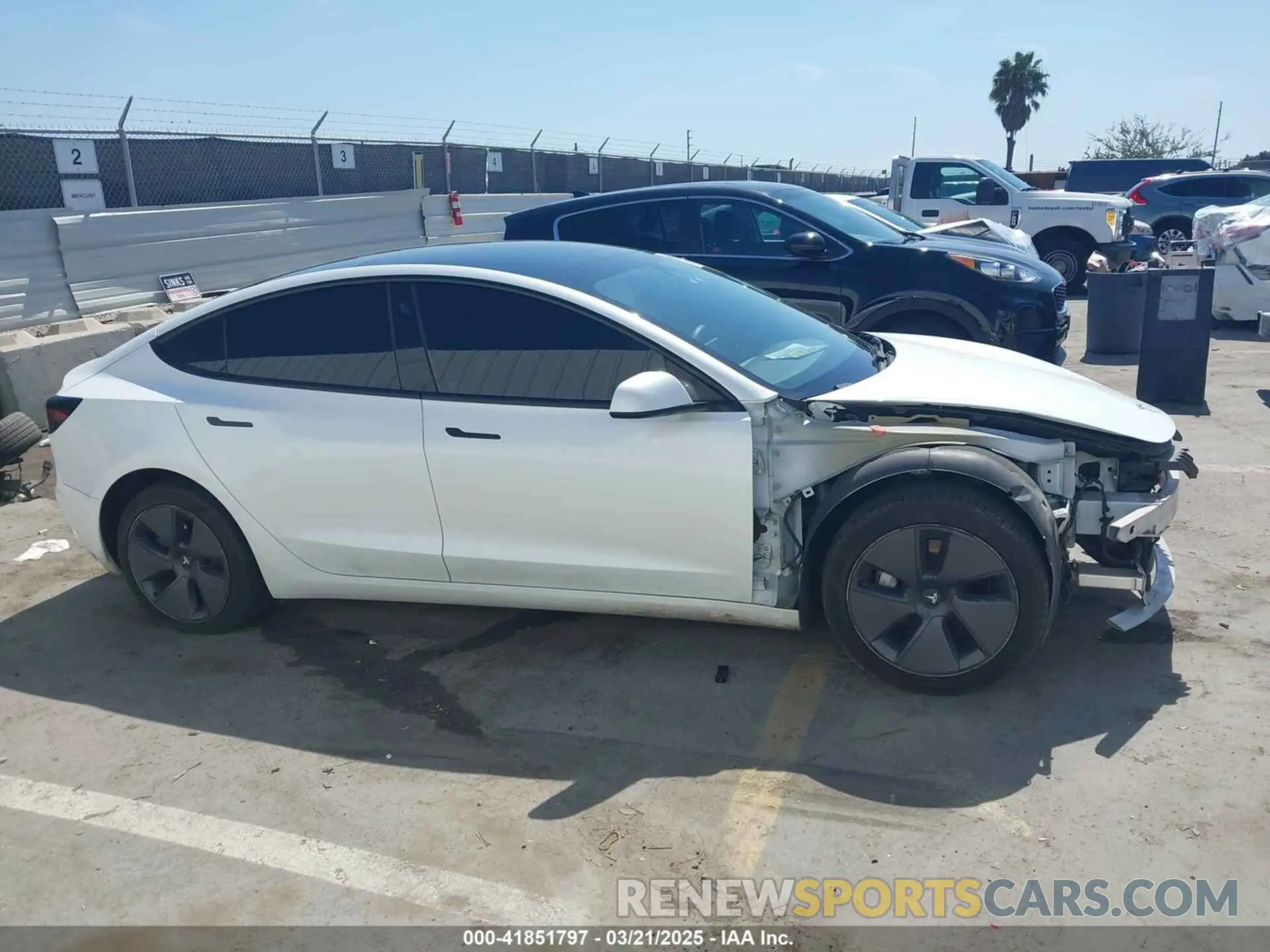 14 Photograph of a damaged car 5YJ3E1EA6PF405491 TESLA MODEL 3 2023