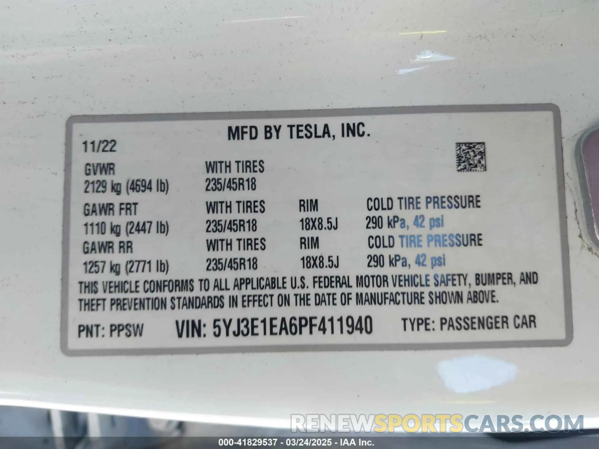 9 Photograph of a damaged car 5YJ3E1EA6PF411940 TESLA MODEL 3 2023