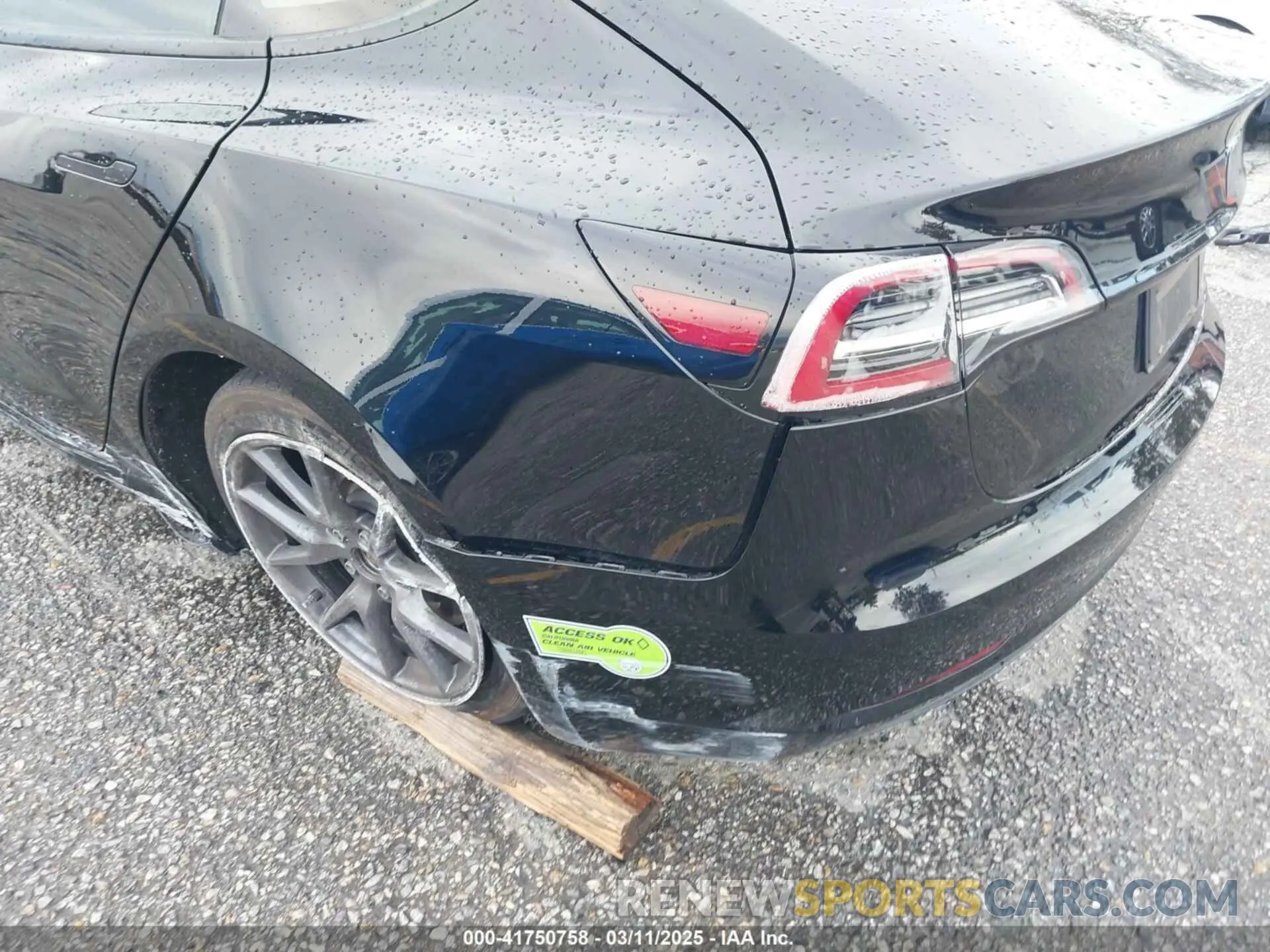 19 Photograph of a damaged car 5YJ3E1EA6PF421626 TESLA MODEL 3 2023