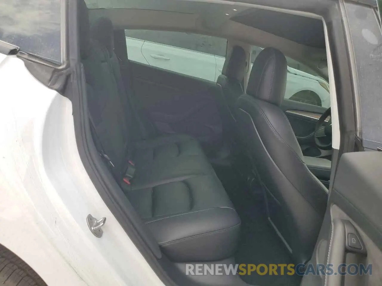 10 Photograph of a damaged car 5YJ3E1EA6PF429368 TESLA MODEL 3 2023