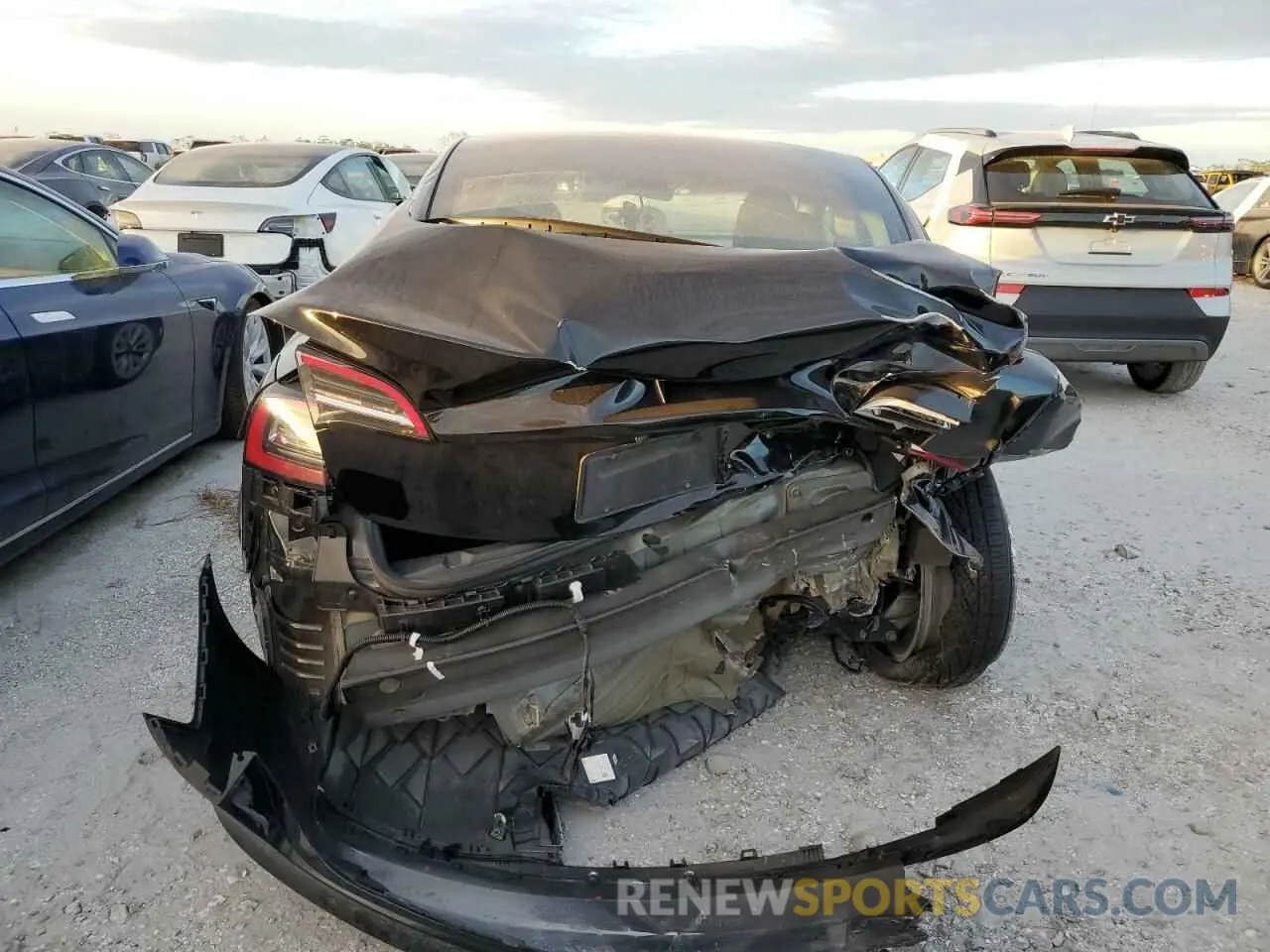 6 Photograph of a damaged car 5YJ3E1EA6PF457123 TESLA MODEL 3 2023