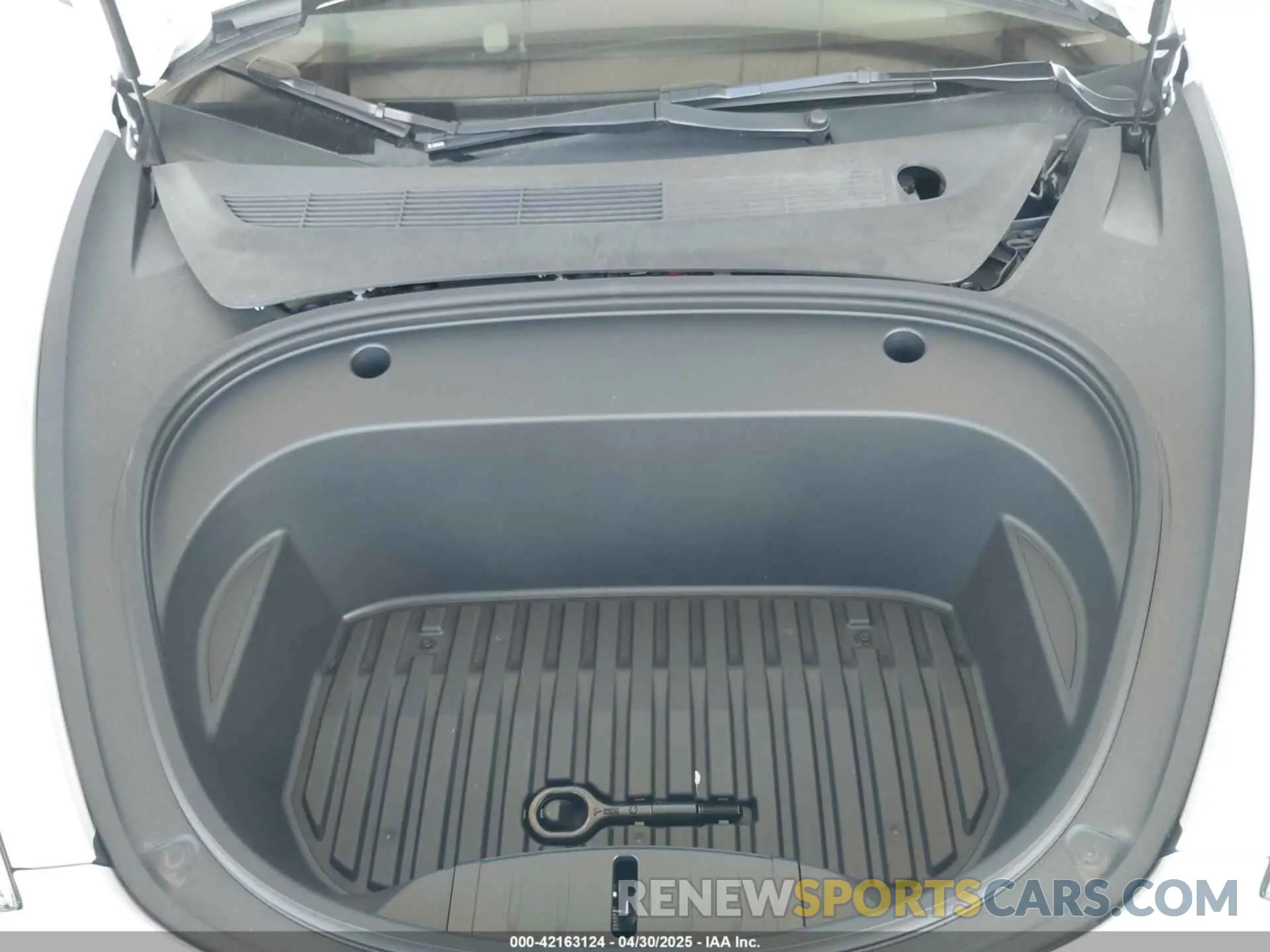 10 Photograph of a damaged car 5YJ3E1EA6PF472978 TESLA MODEL 3 2023