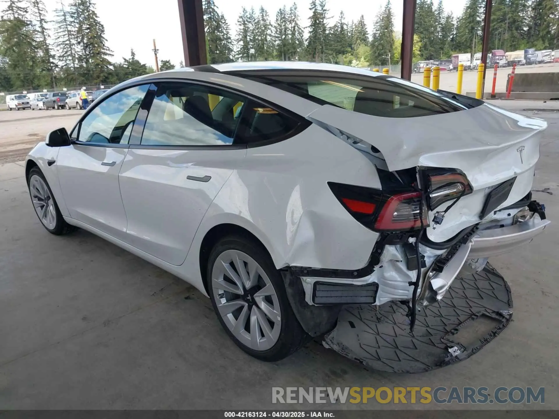 3 Photograph of a damaged car 5YJ3E1EA6PF472978 TESLA MODEL 3 2023