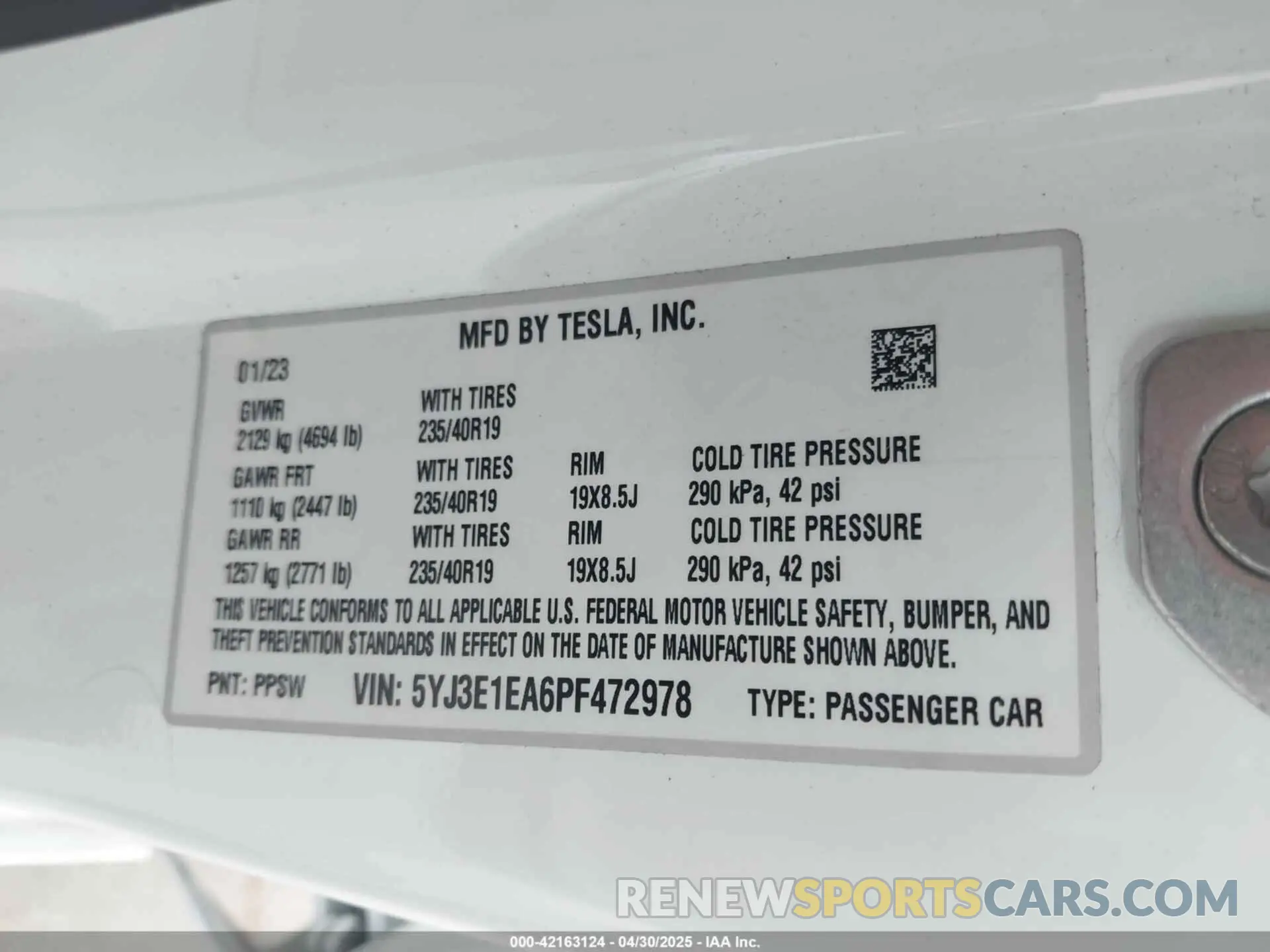 9 Photograph of a damaged car 5YJ3E1EA6PF472978 TESLA MODEL 3 2023