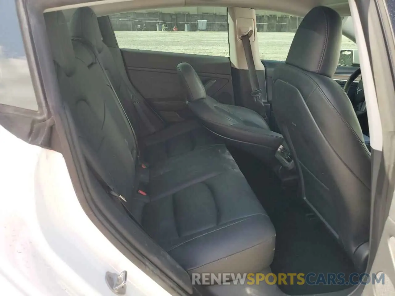 10 Photograph of a damaged car 5YJ3E1EA6PF510323 TESLA MODEL 3 2023
